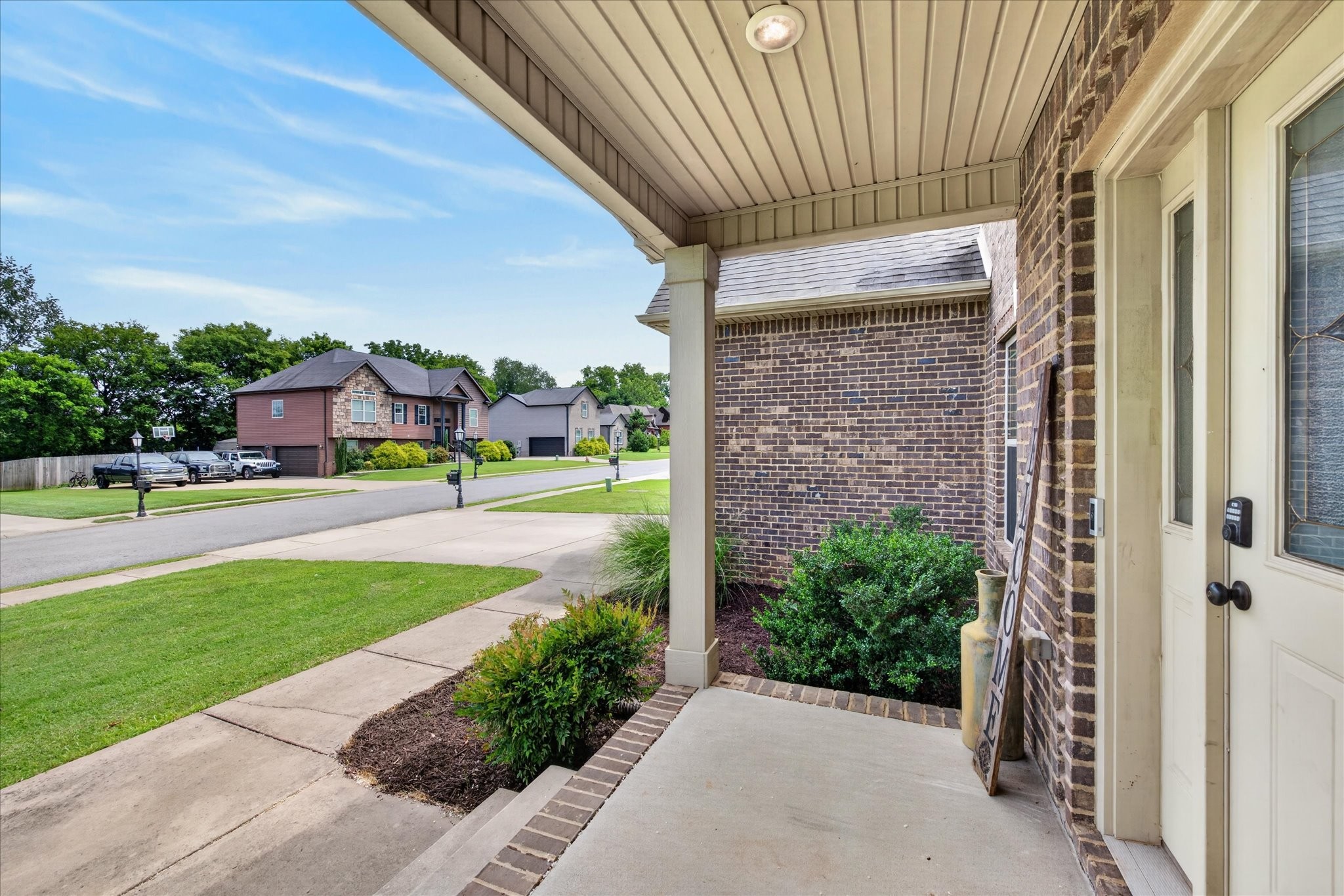 992 Promenade Dr