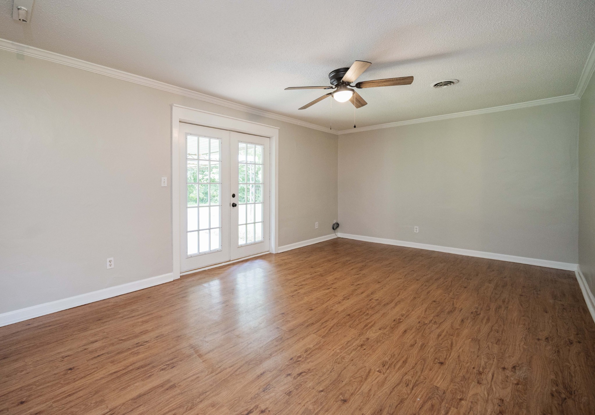 315 Pioneer Dr