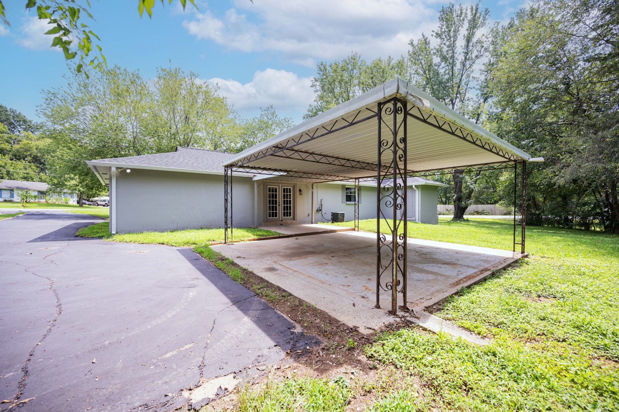 315 Pioneer Dr