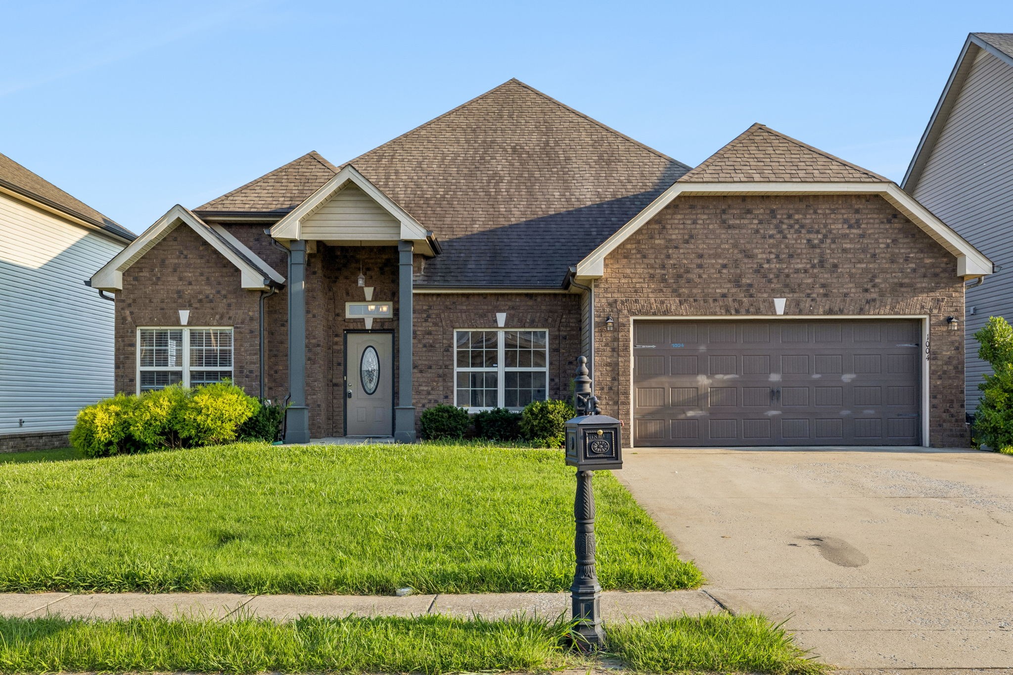 1004 Thrasher Dr
