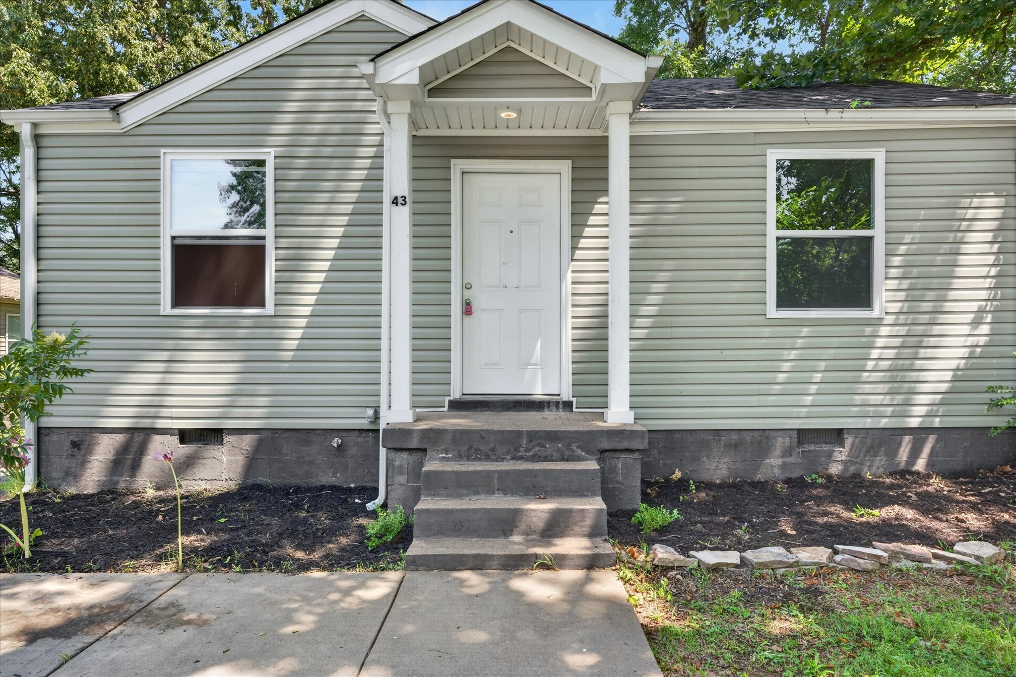 43 Chestnut Dr