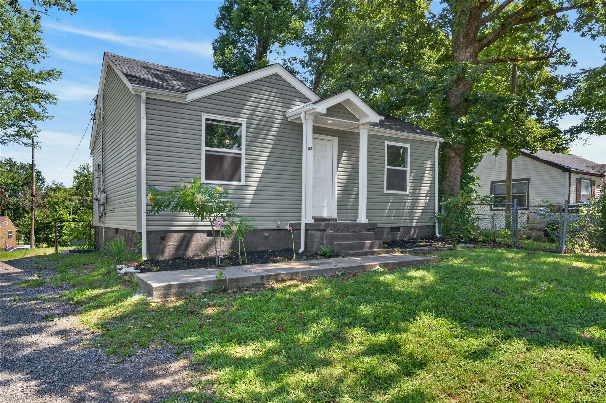 43 Chestnut Dr