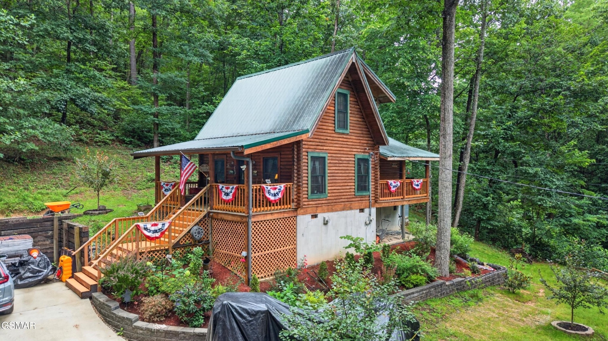 2104 Reid Lane