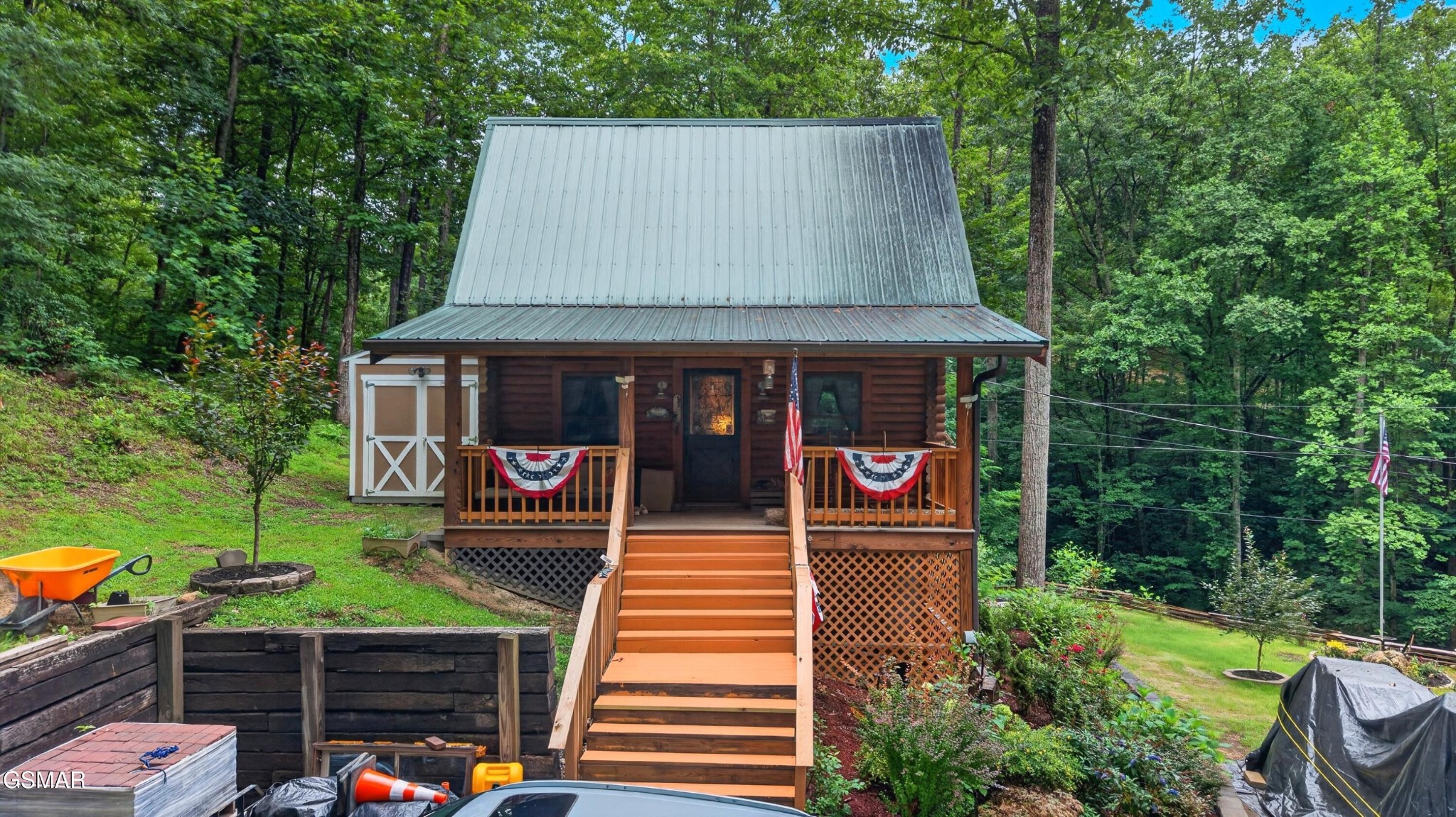 2104 Reid Lane