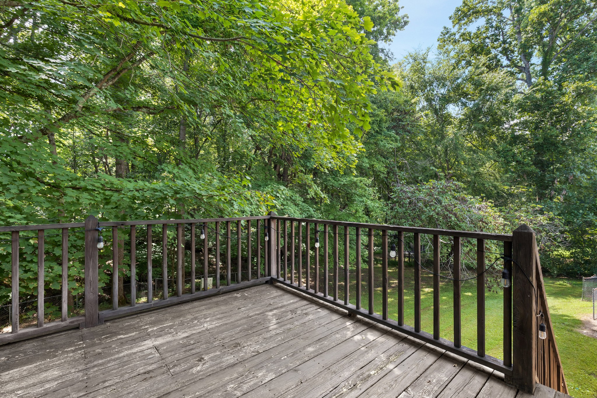 5221 Grand View Ln