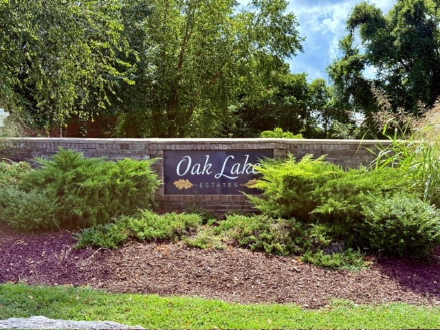 30 Oak Valley Dr