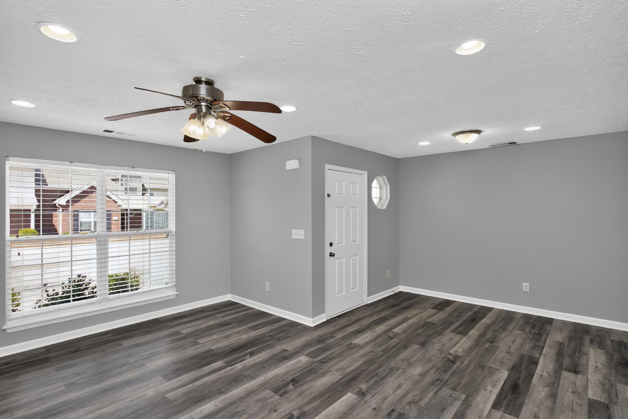 2034 George Buchanan Dr