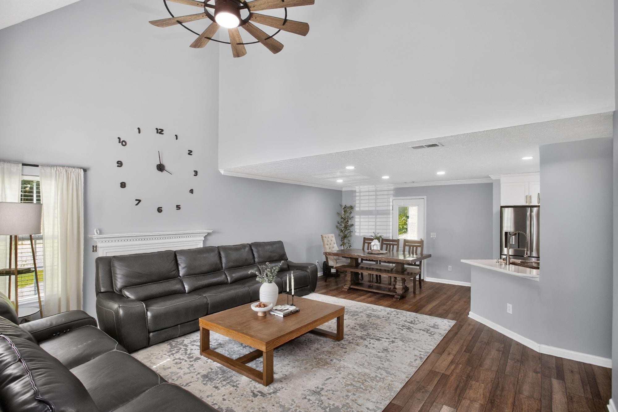 4004 Hollis Hill Dr