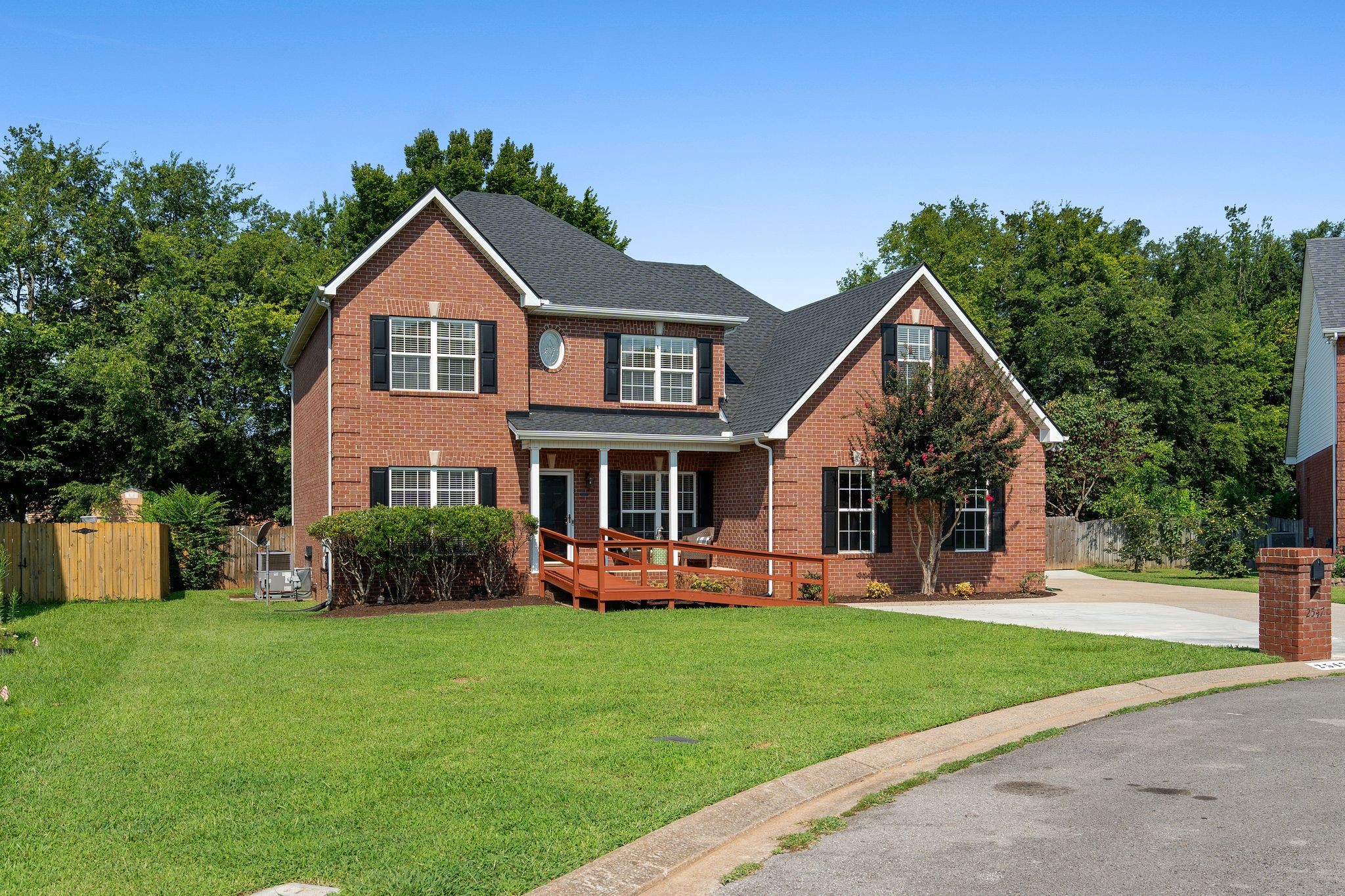 2547 Patricia Cir