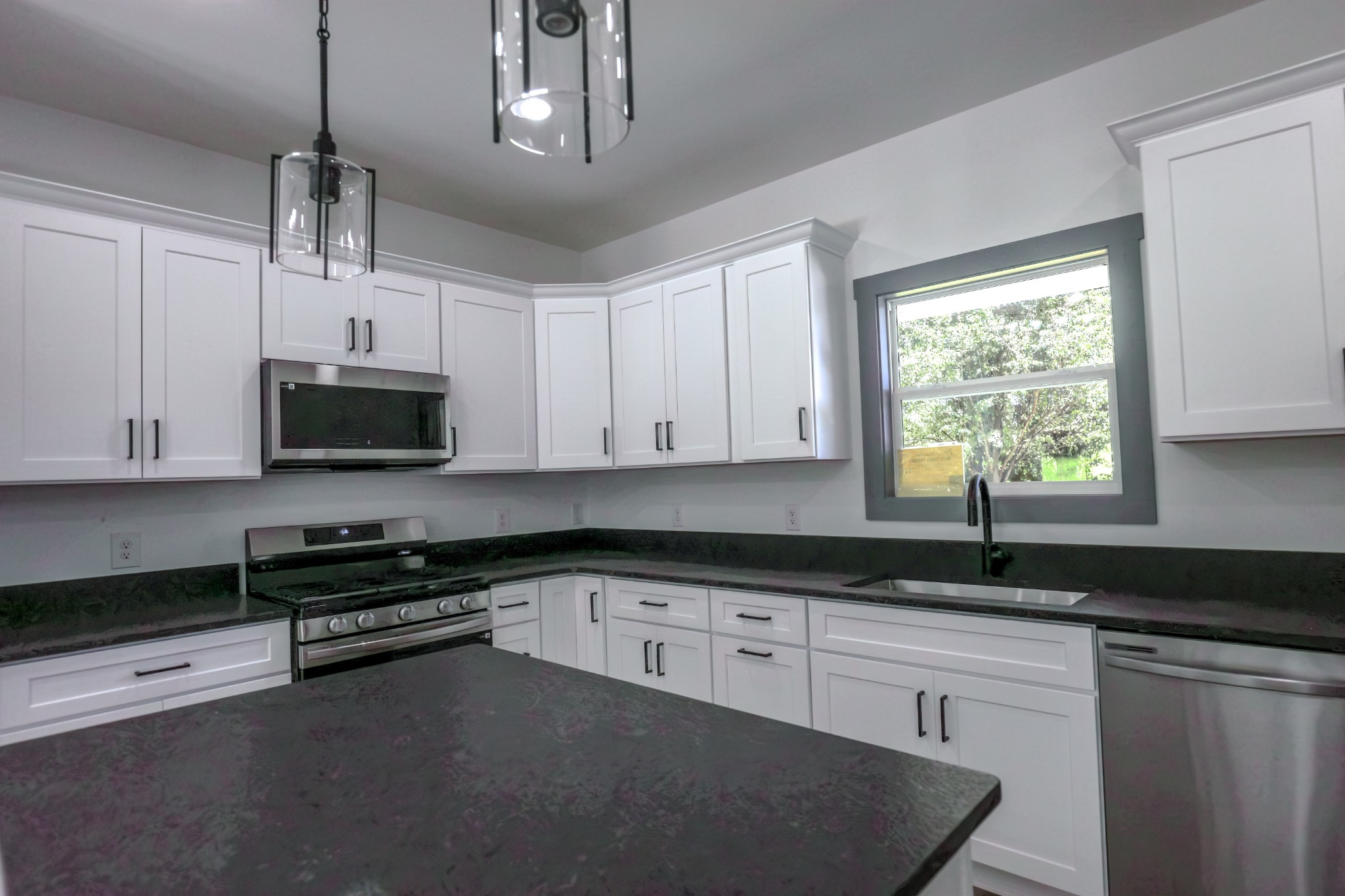 205 W Minnie Ave
