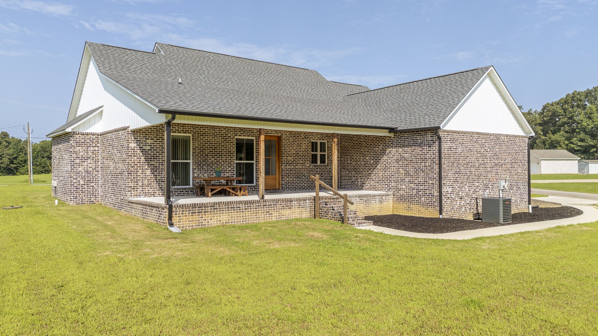 300 Charleston Ln
