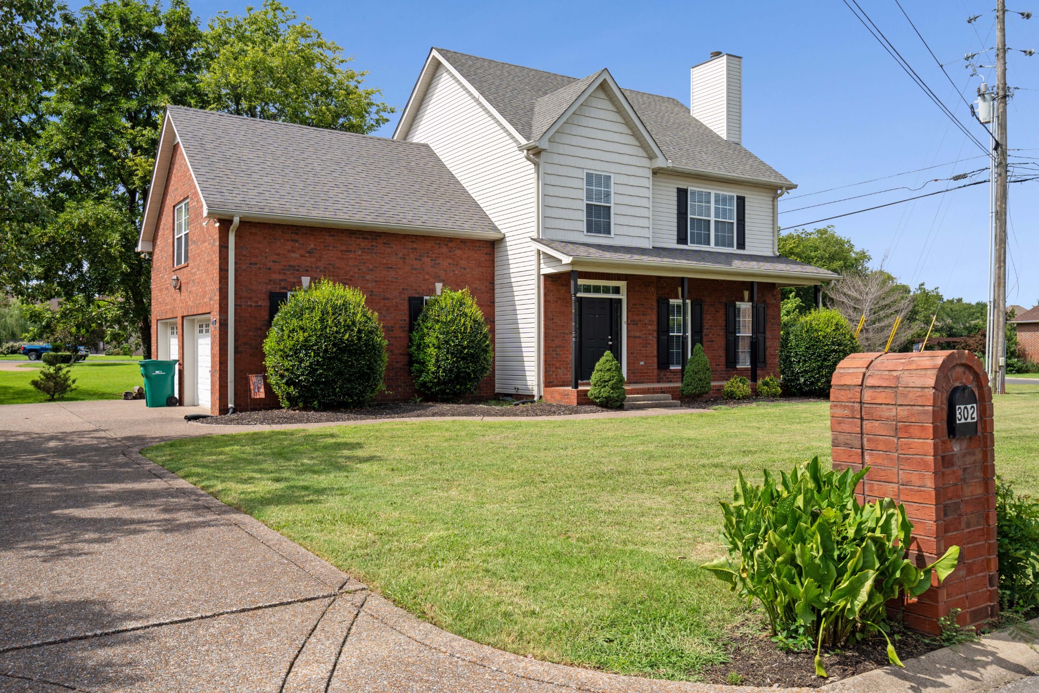 302 Twelve Oaks Ln