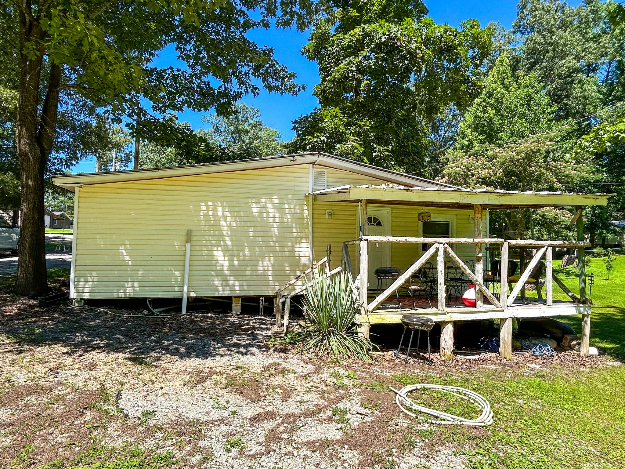 50 Apache Dr