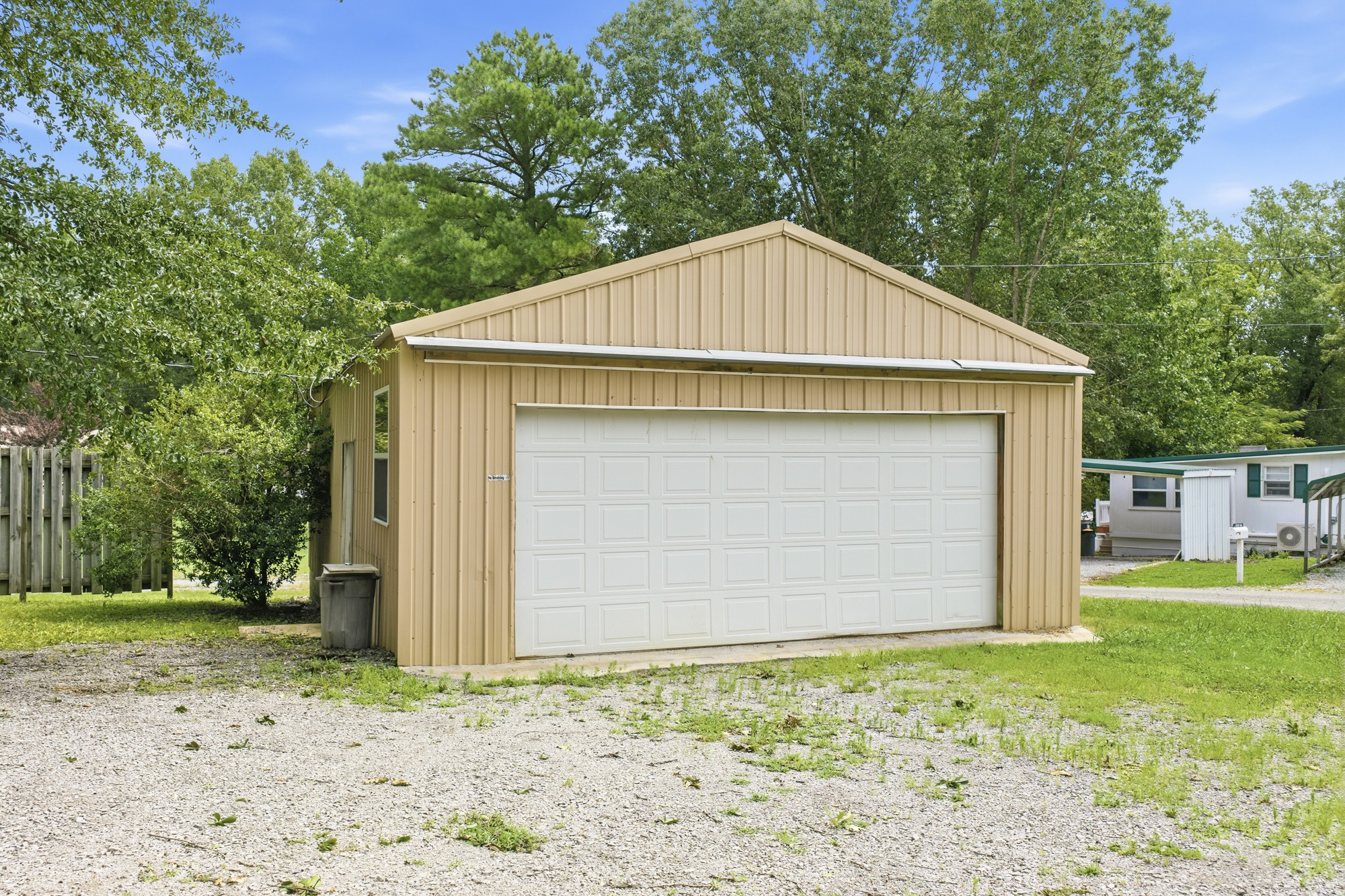 225 Pineview Dr