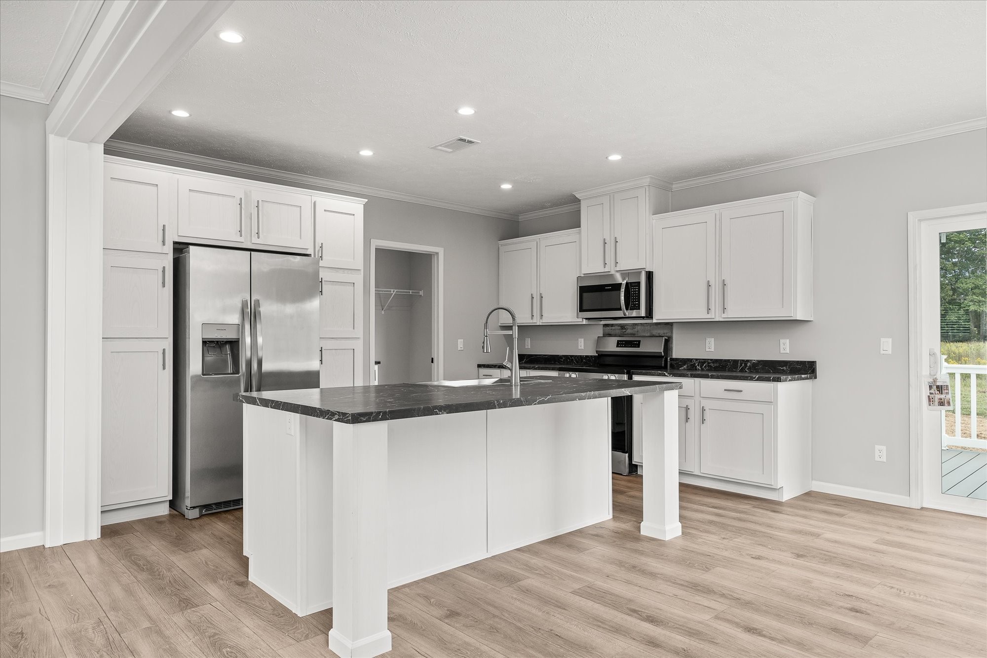 1940 Anna Maria Ln