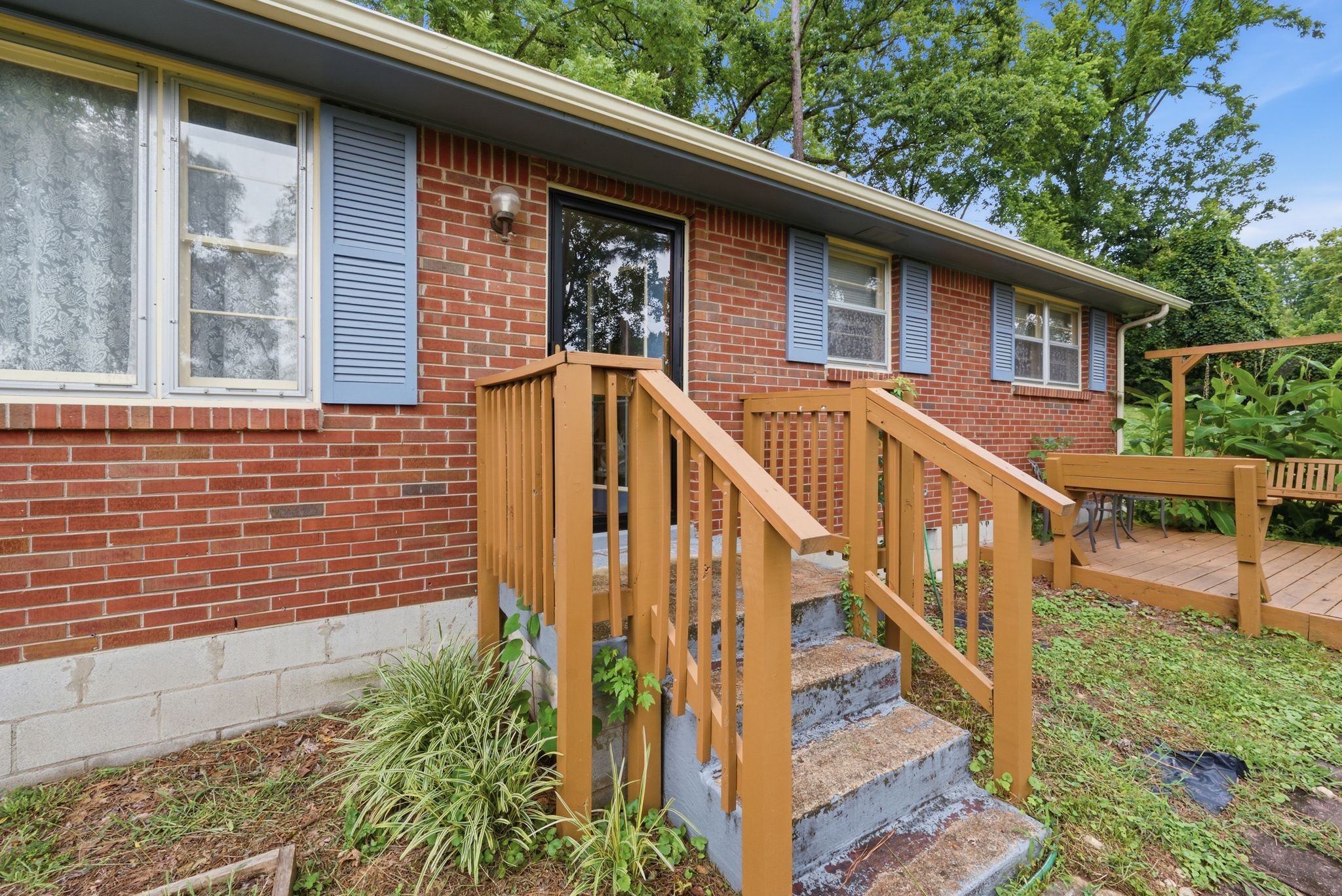 701 Eastland Ct