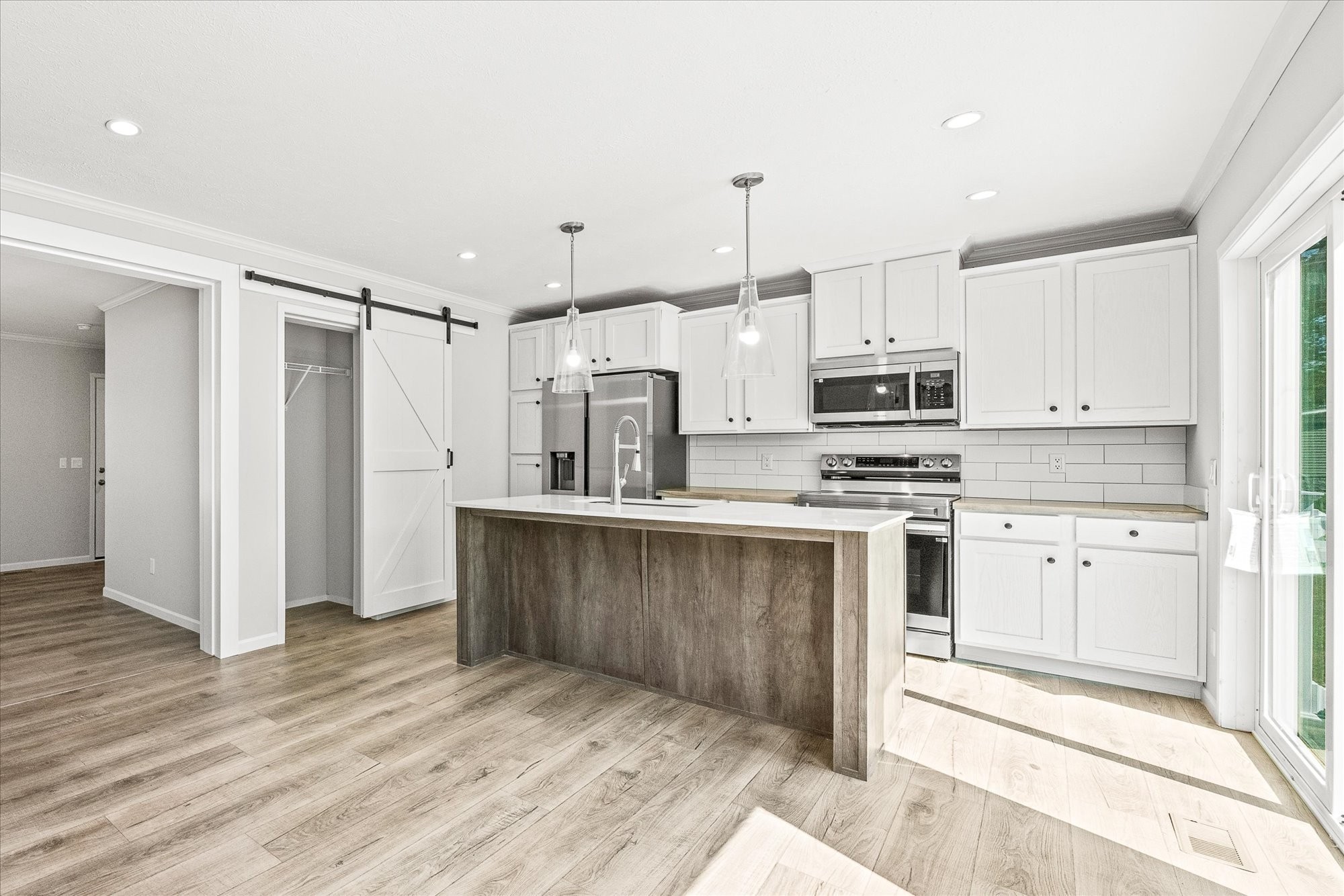 1760 Anna Maria Ln