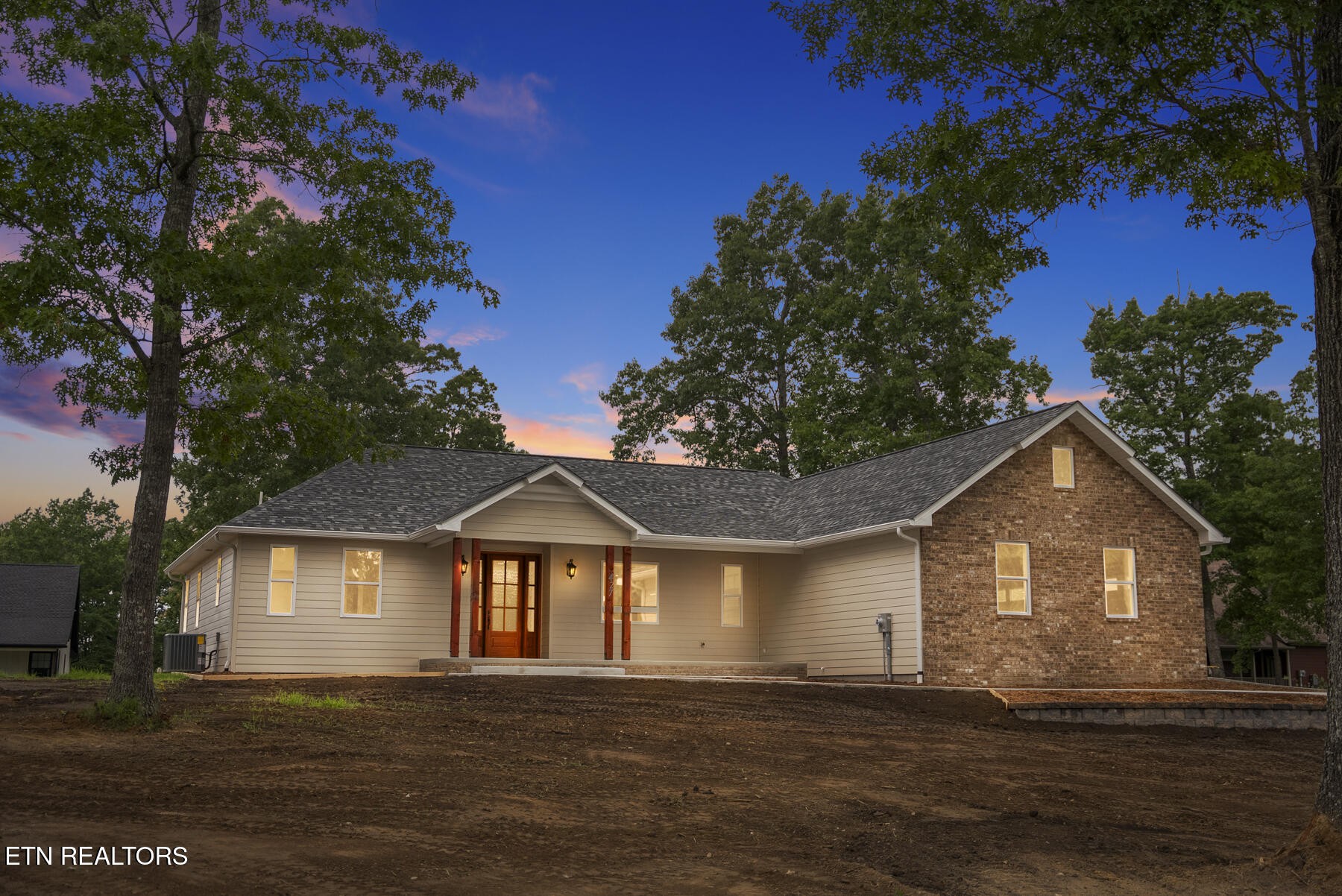 427 Bluff View Lp