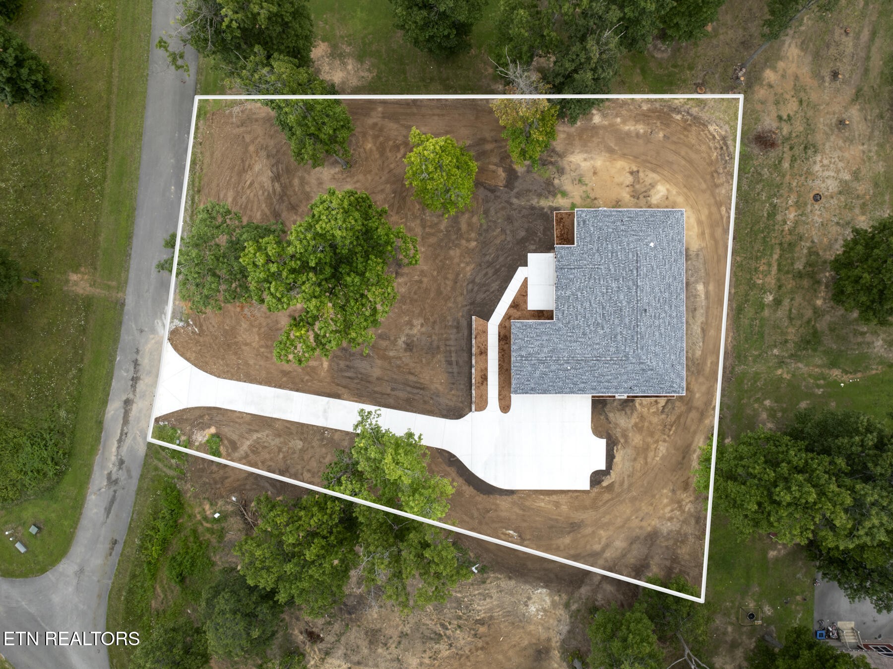 427 Bluff View Lp