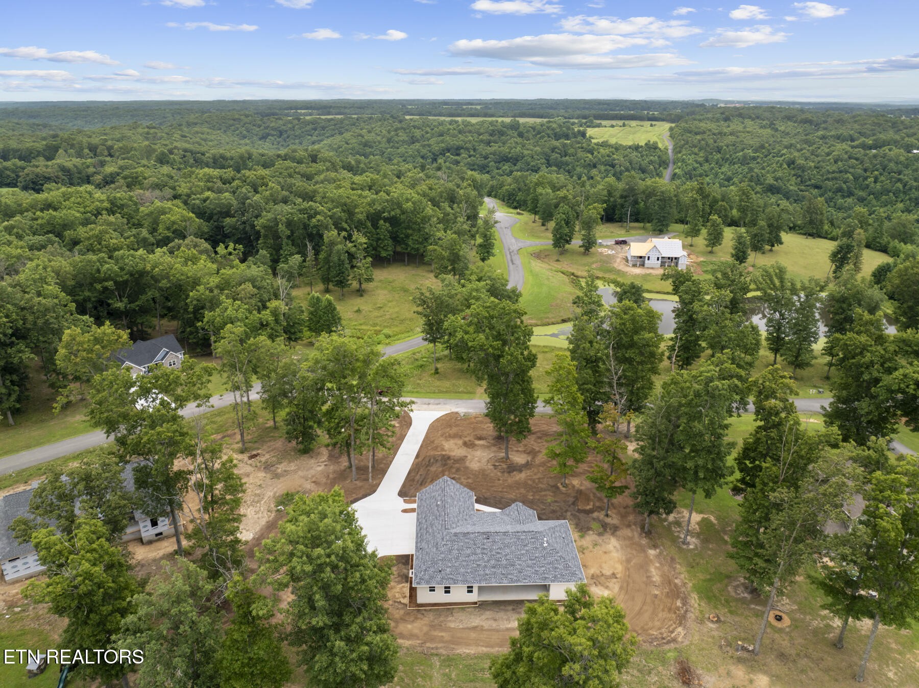 427 Bluff View Lp
