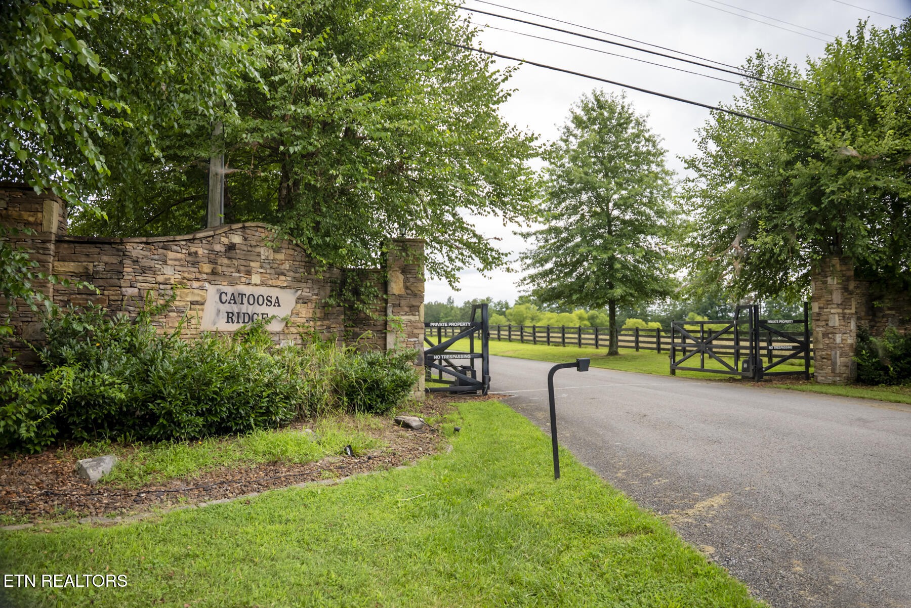 427 Bluff View Lp