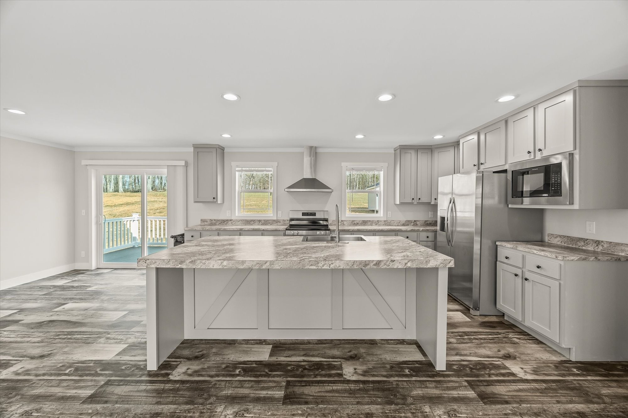 1700 Anna Maria Ln