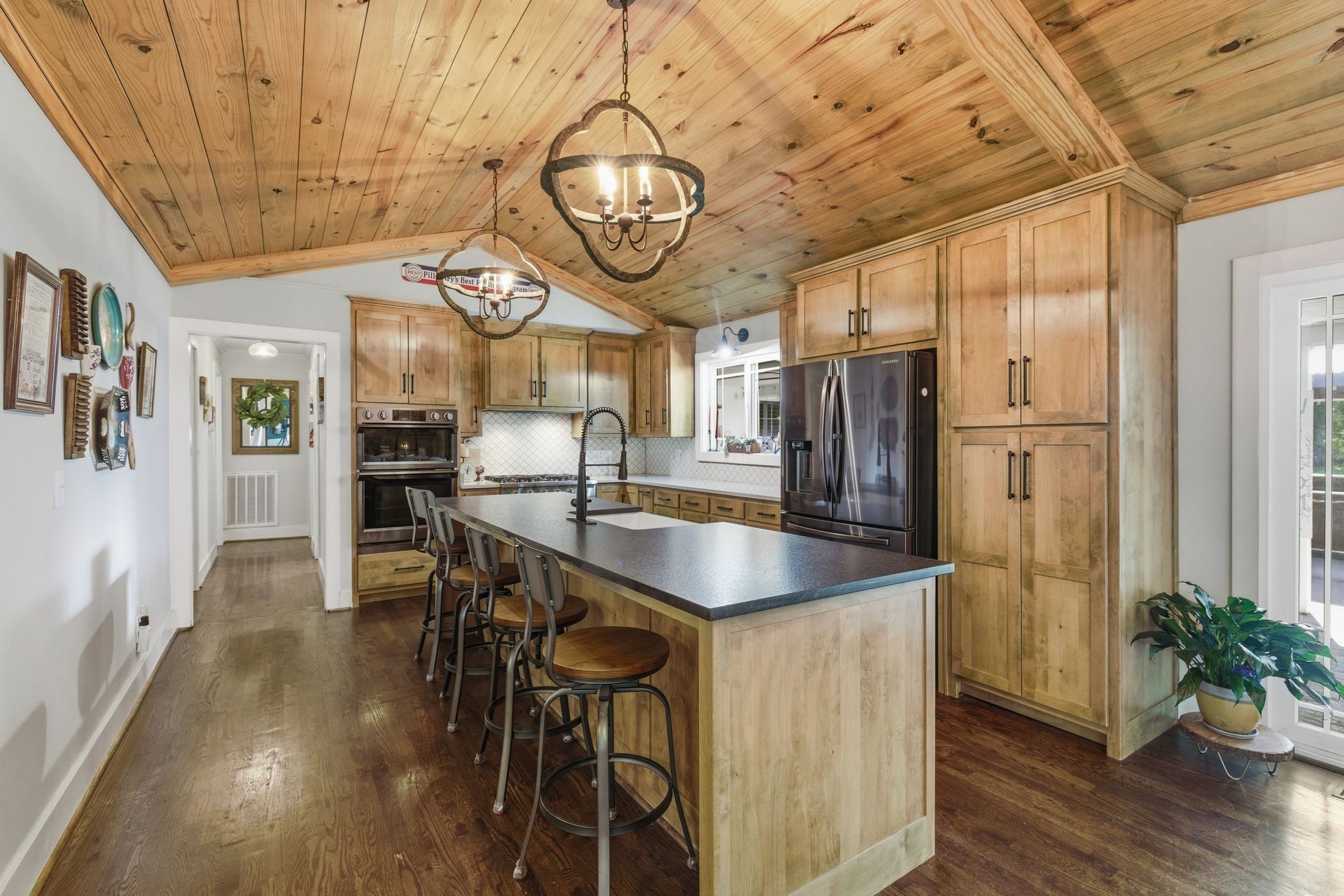 88 Riverbend Dr