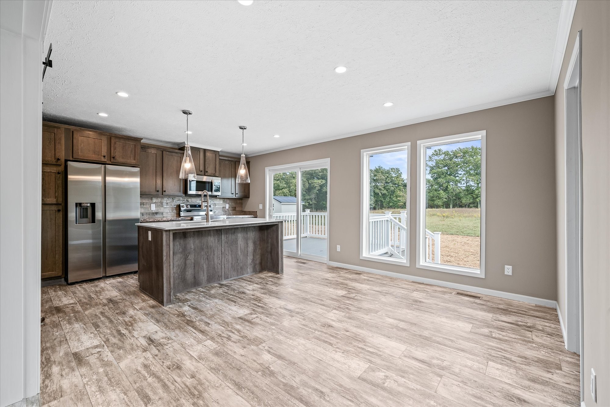 1920 Anna Maria Ln