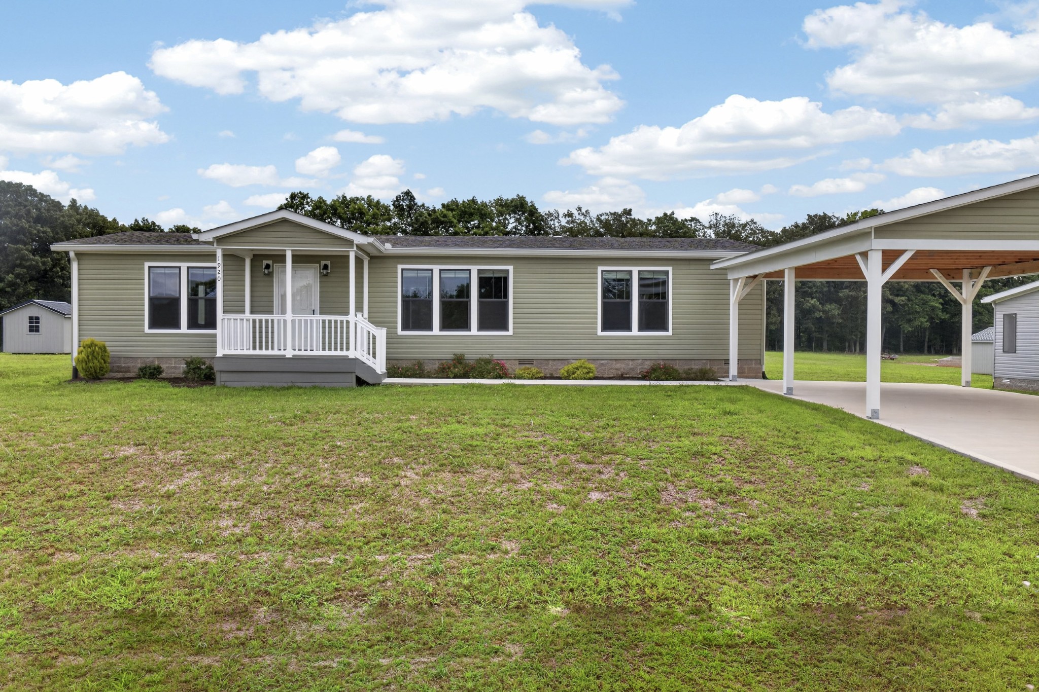 1920 Anna Maria Ln