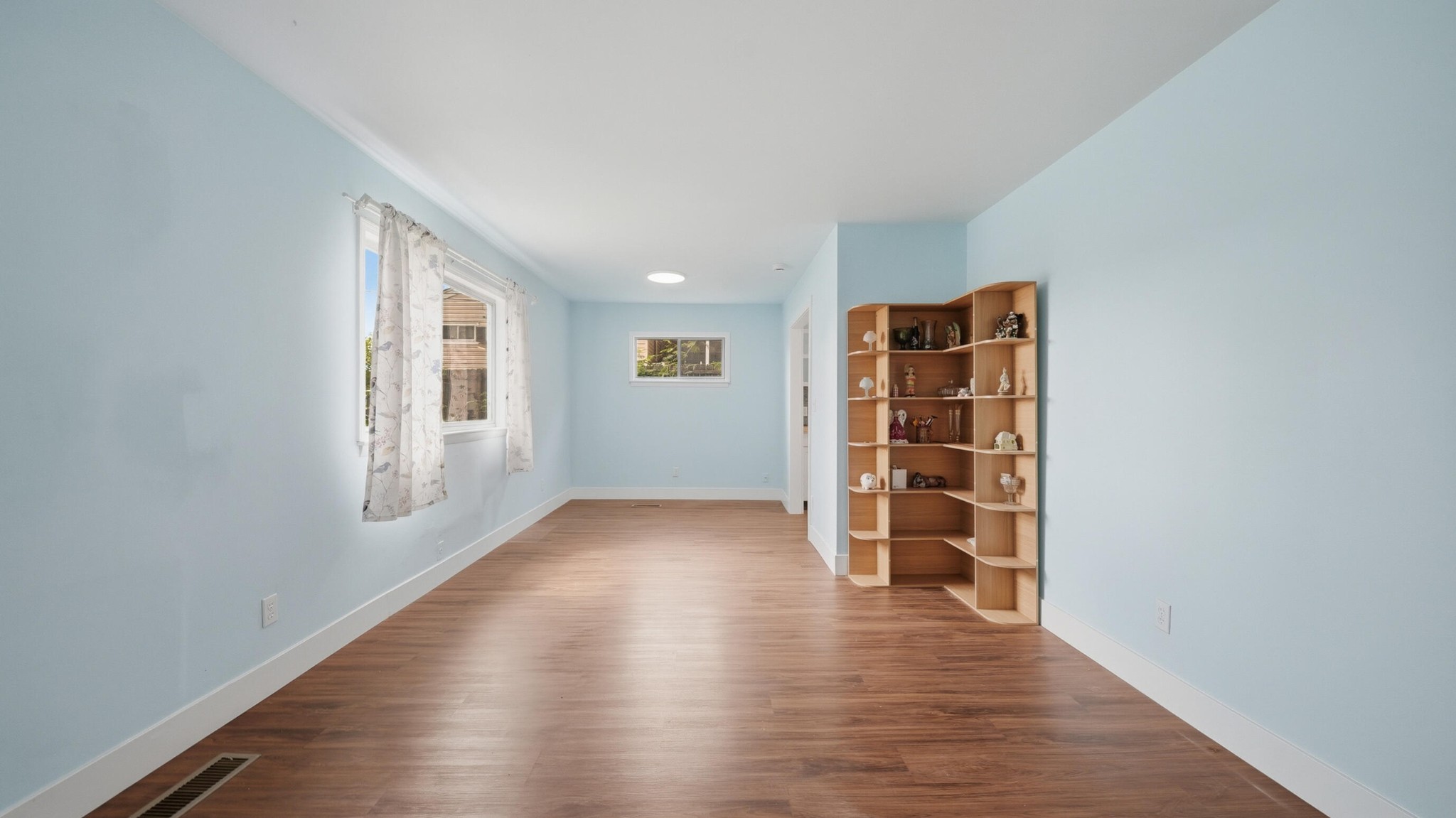 1209 Jarvis Avenue