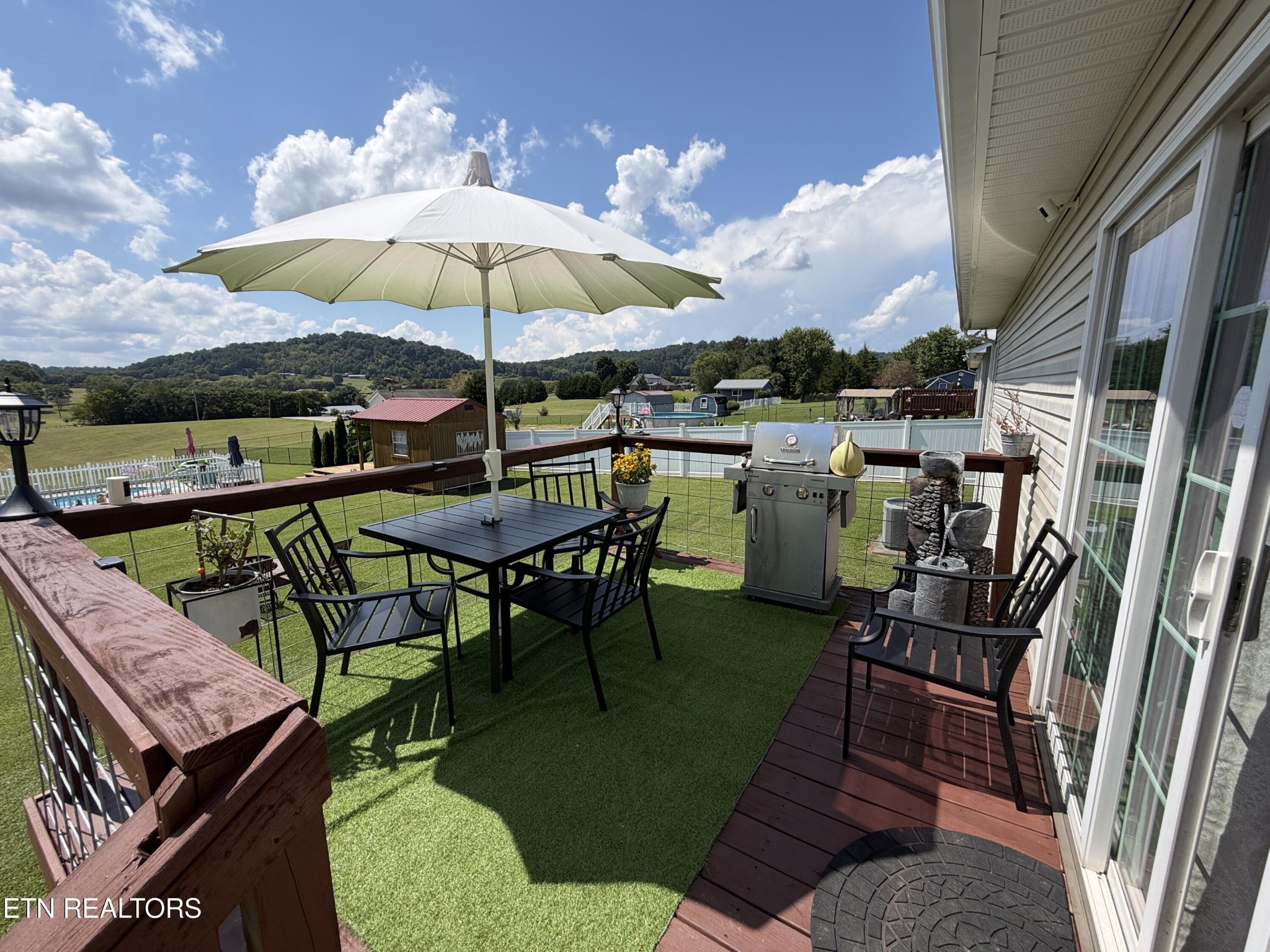 253 Ramblin Rd