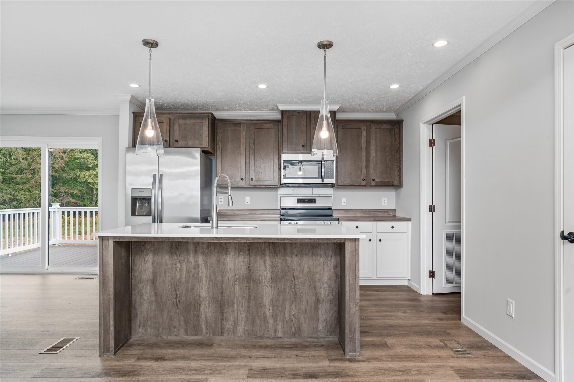 1890 Anna Maria Ln