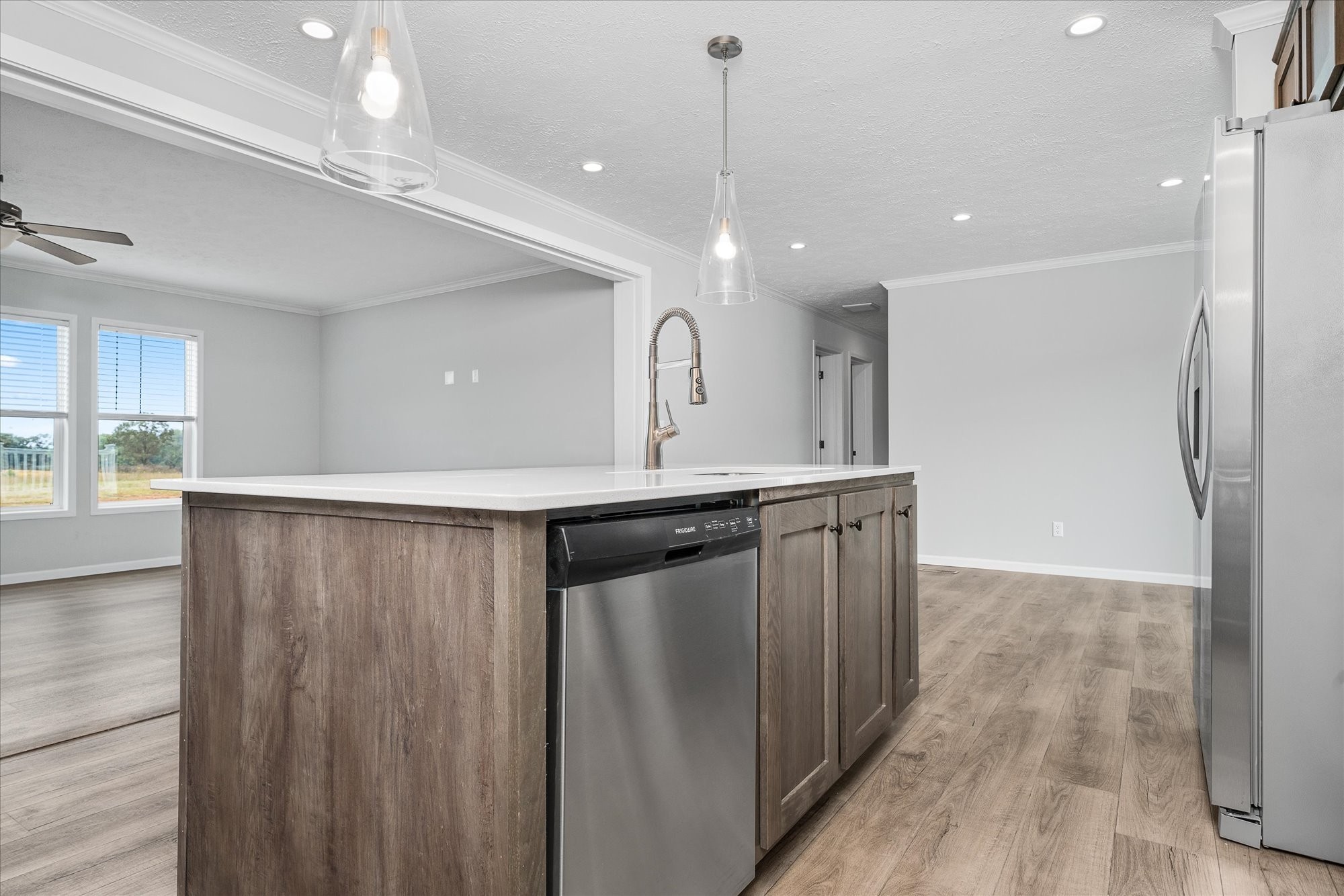 1890 Anna Maria Ln