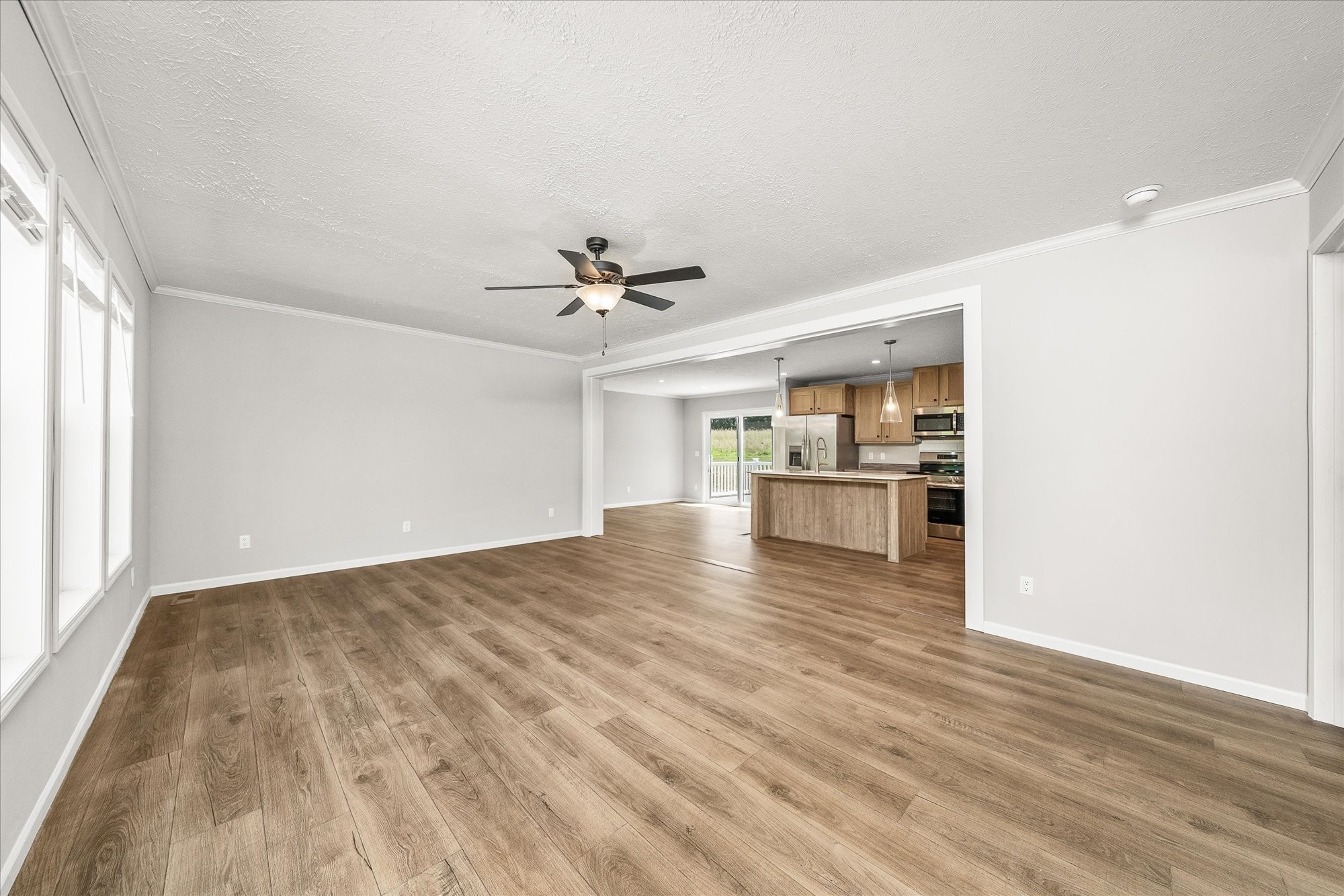 1740 Anna Maria Ln