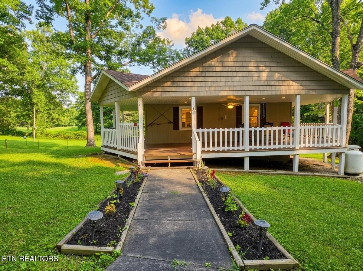 1250 Darrow Ridge Rd