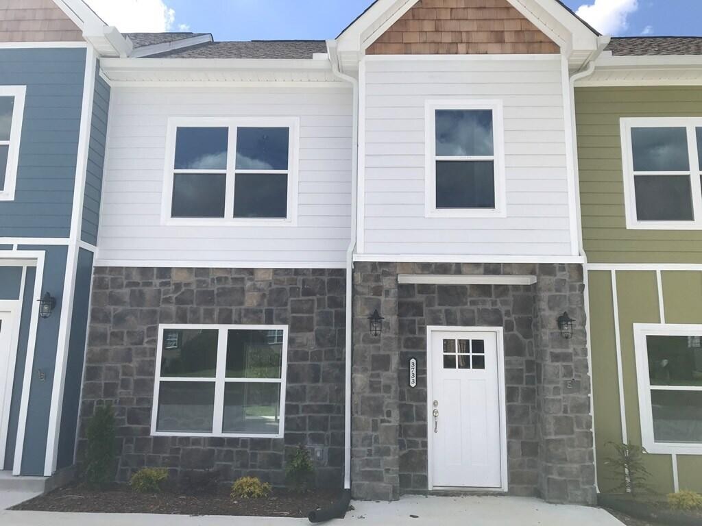 3733 Keri Lane, NE