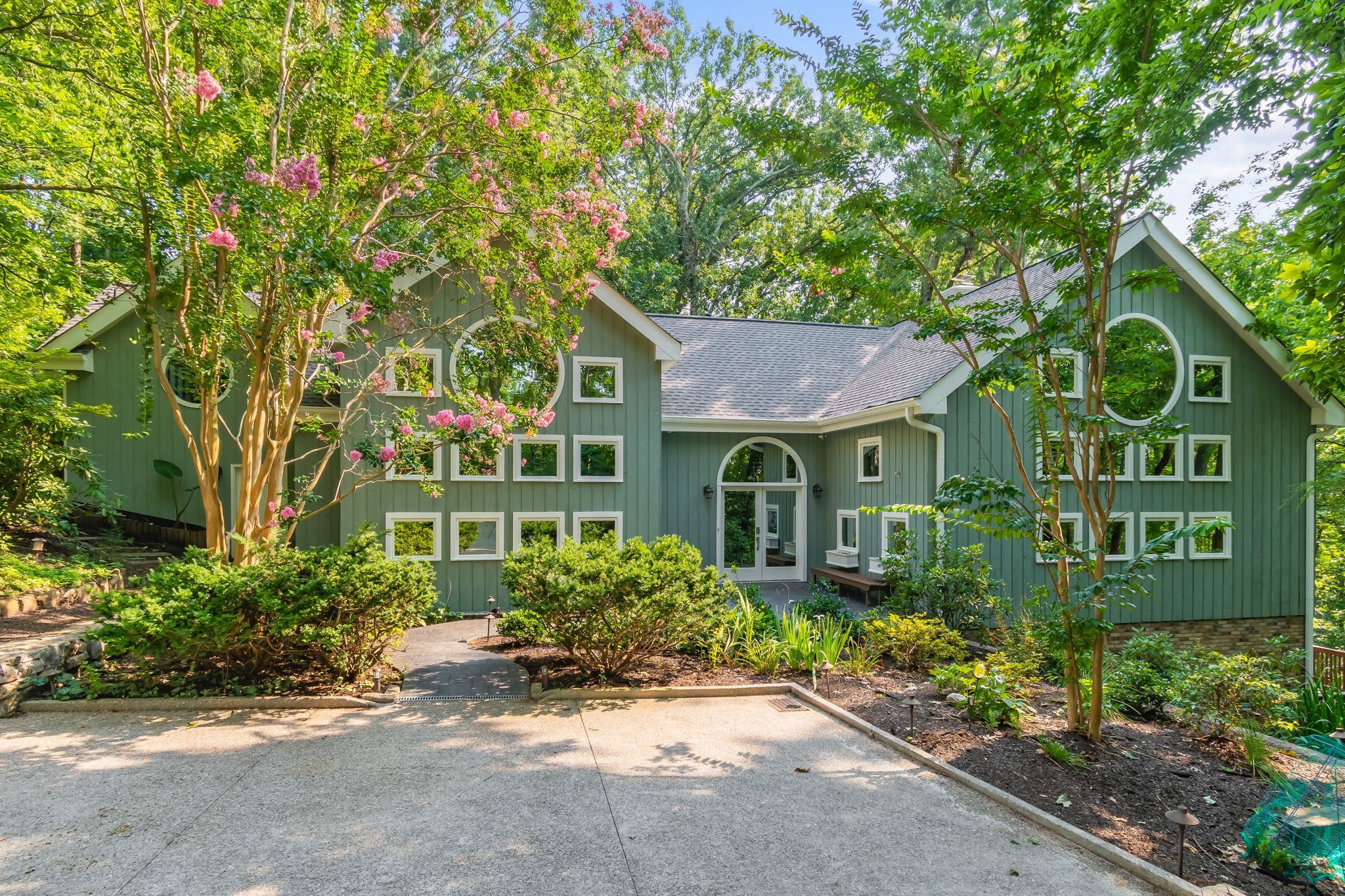 6038 Sherwood Ct