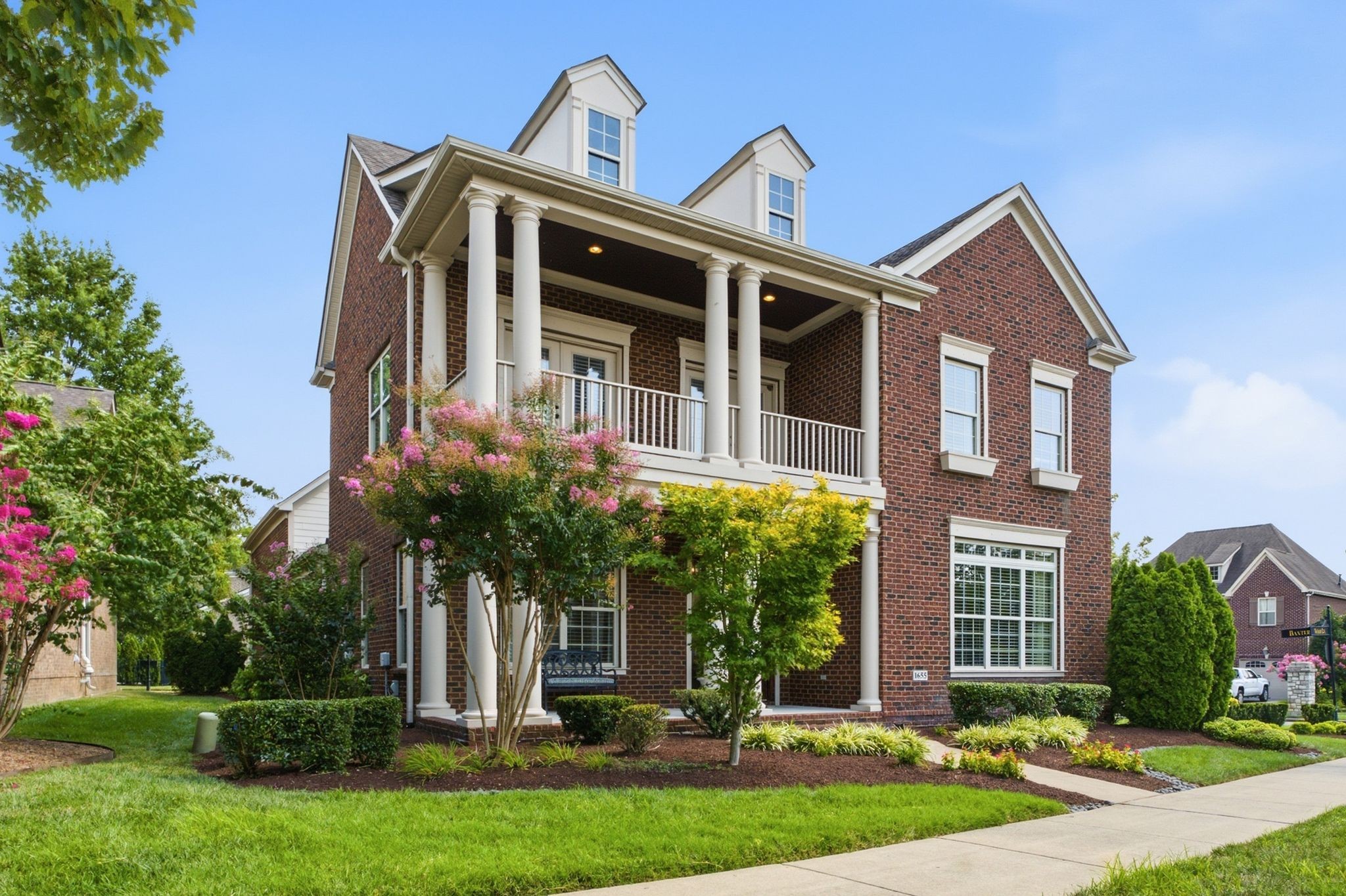 1655 Noah Ln
