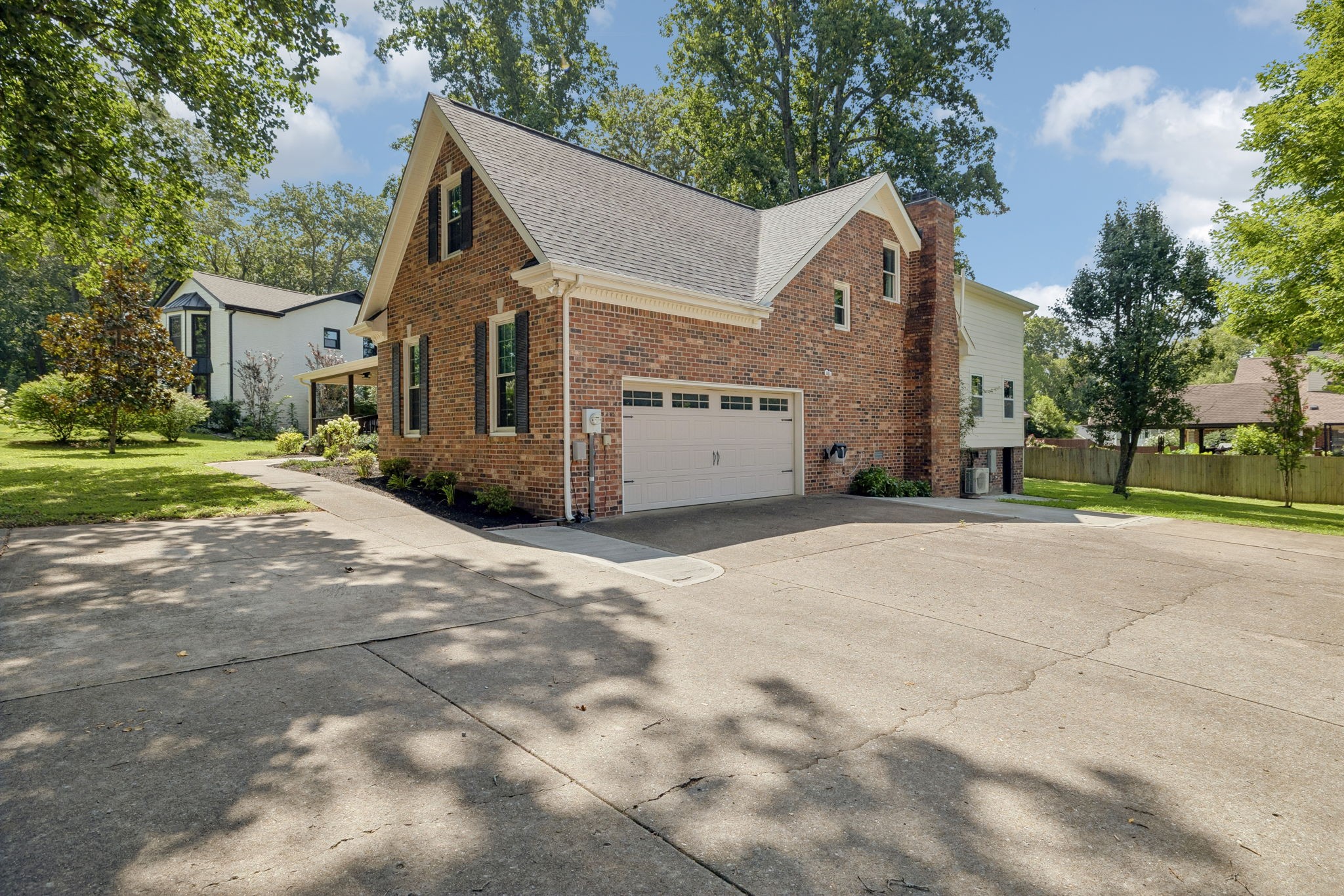 115 Laural Hill Dr