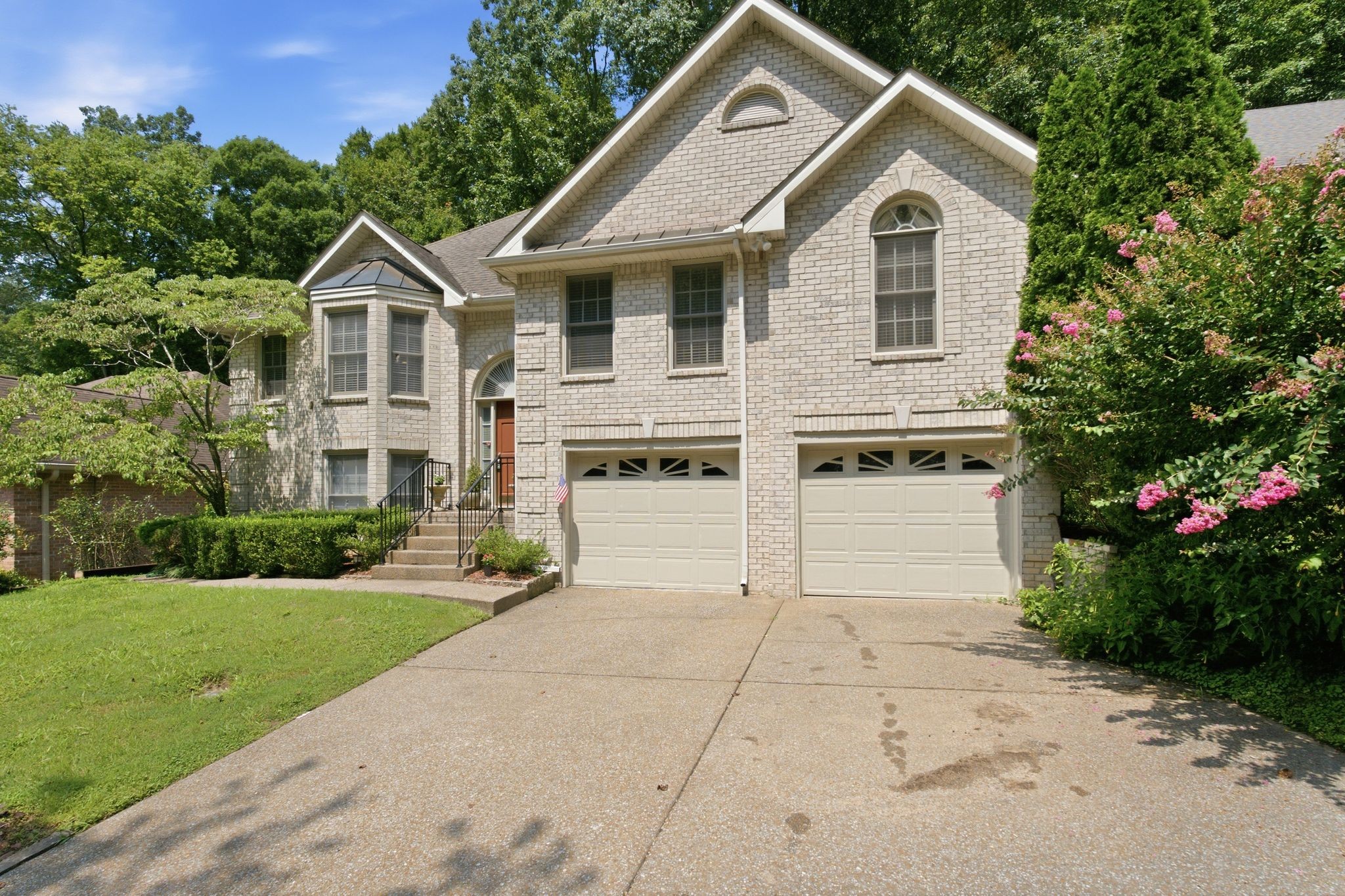 2953 Glenway Dr