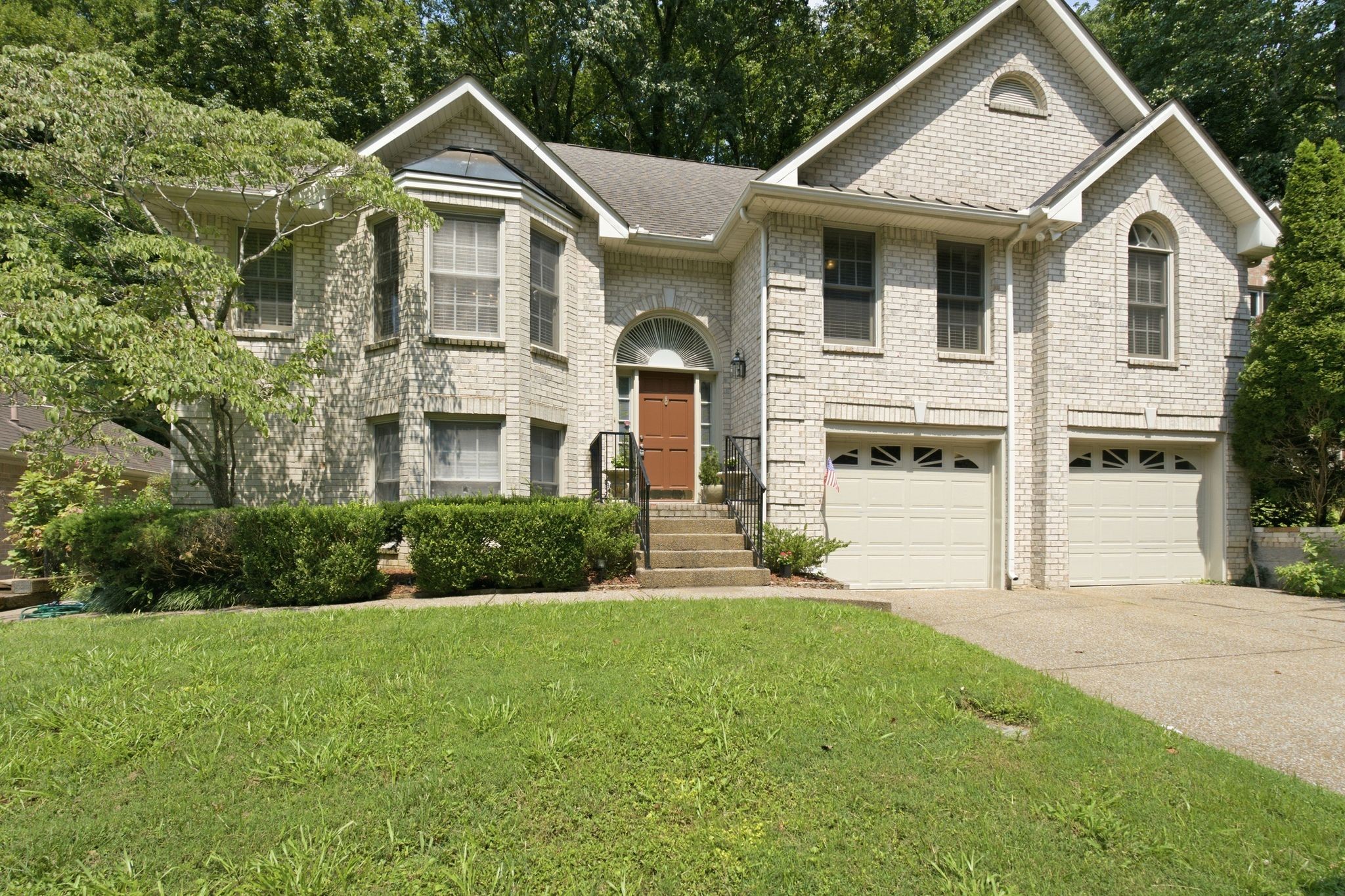 2953 Glenway Dr