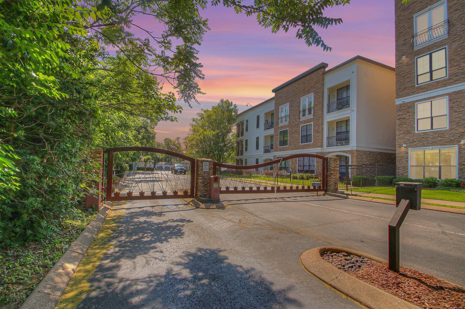2600 hillsboro pike
