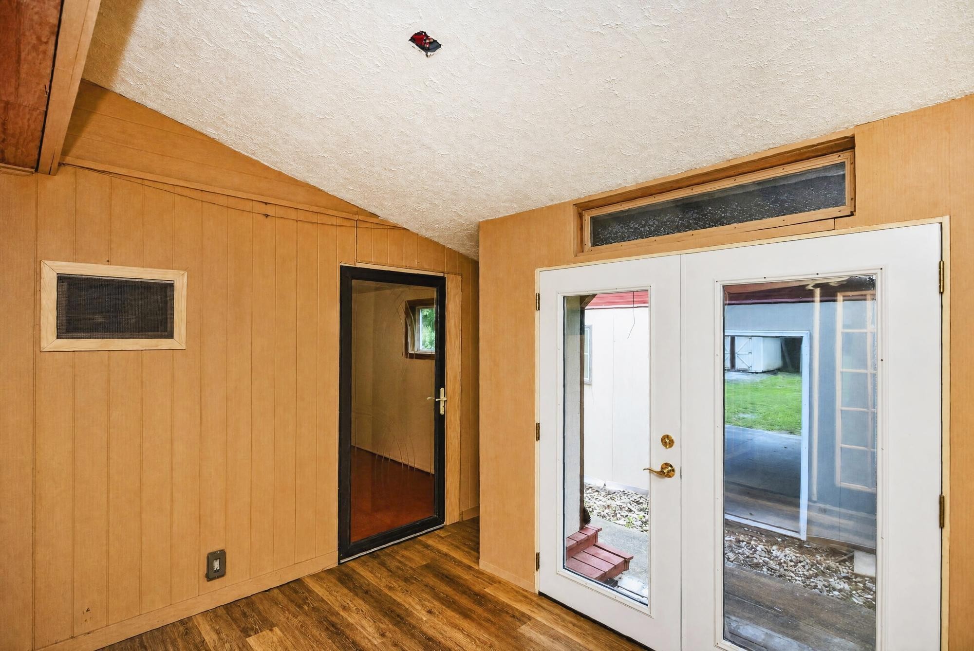 4913 Log Cabin Rd
