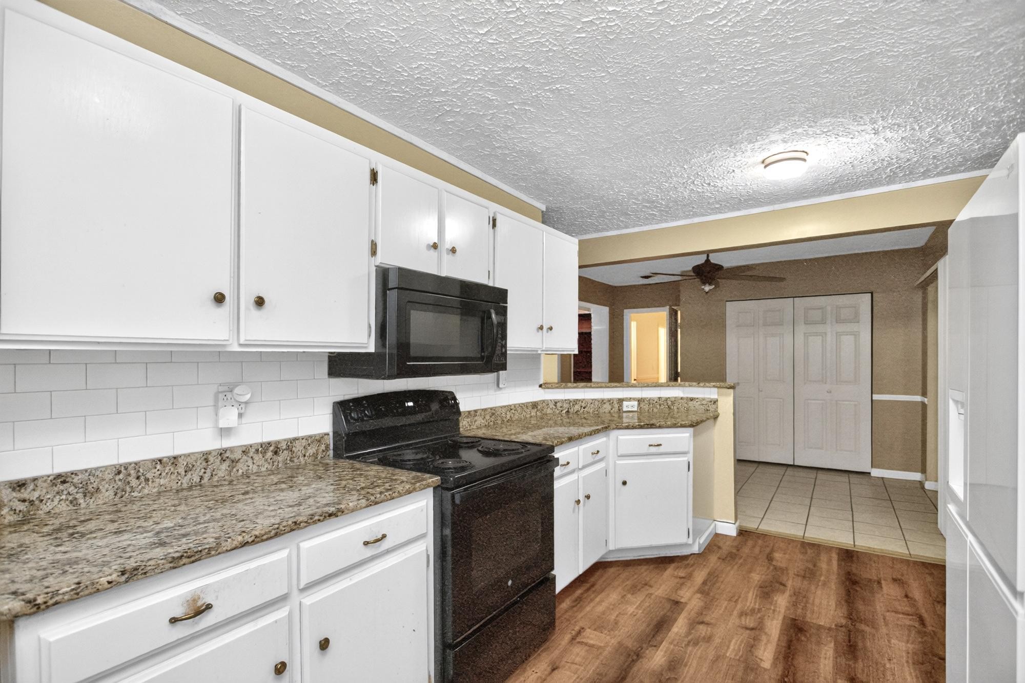 4913 Log Cabin Rd