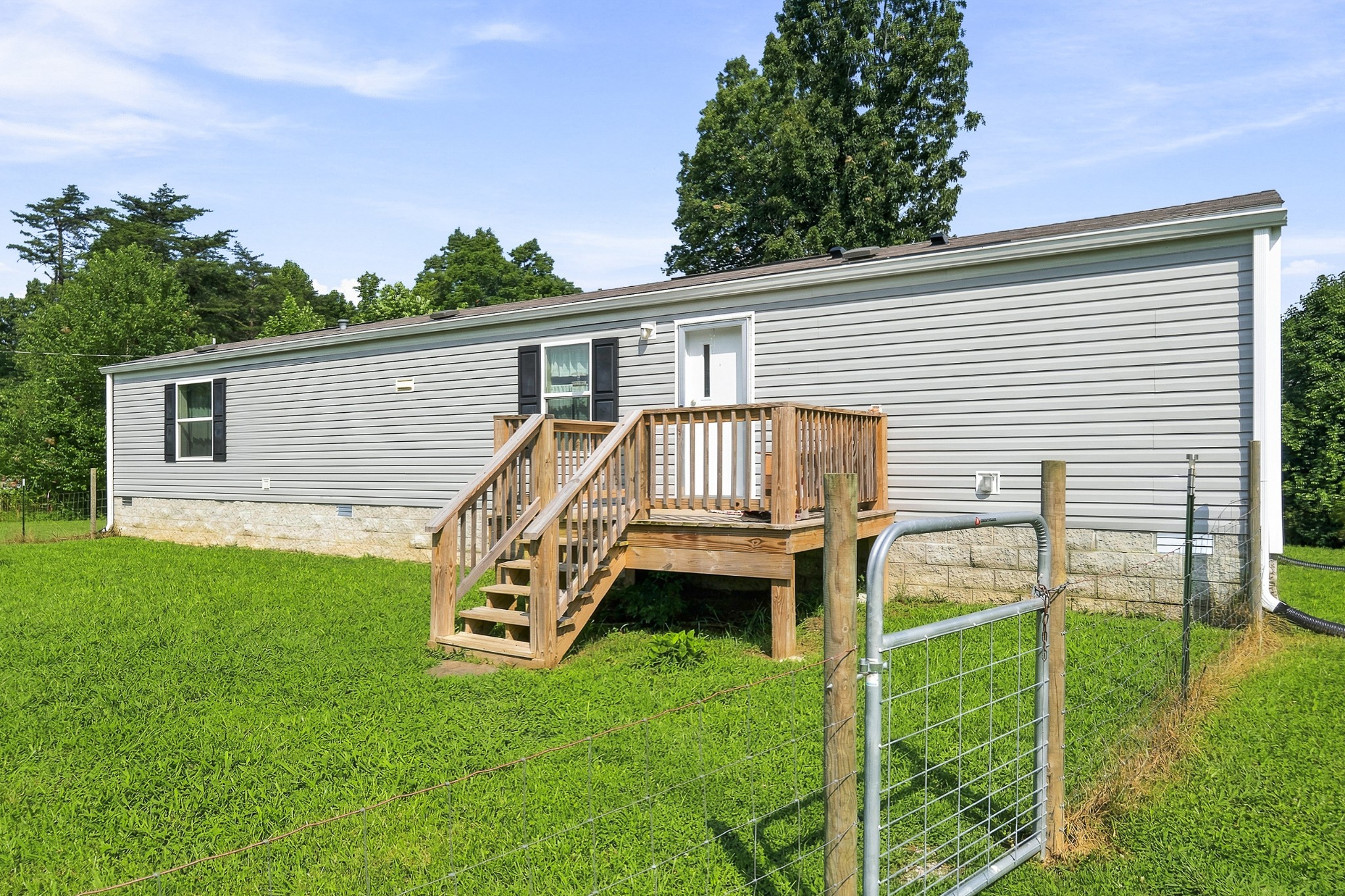 1181 Ravenscroft Rd, W