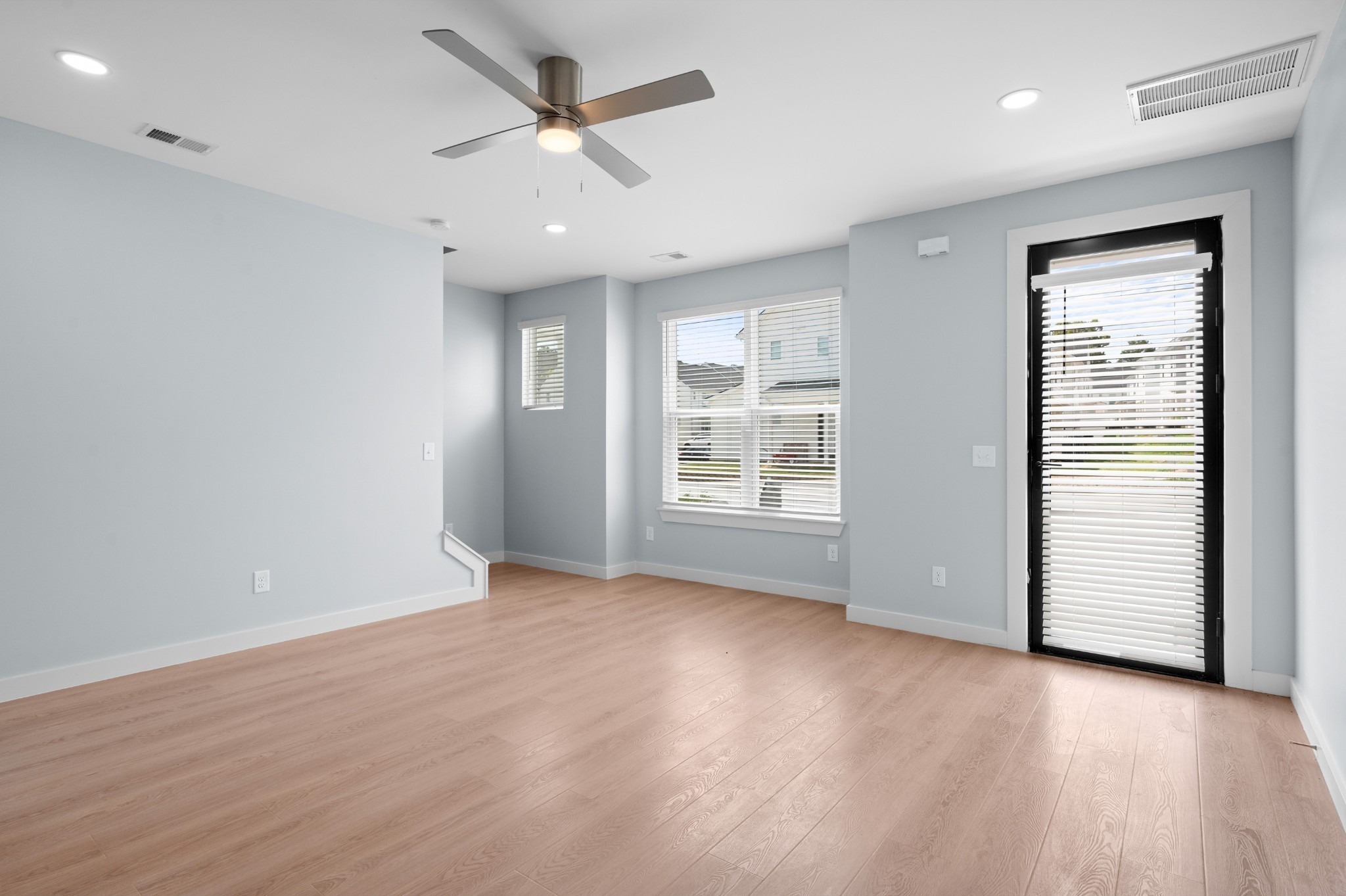 402 Curtis Hilton Way