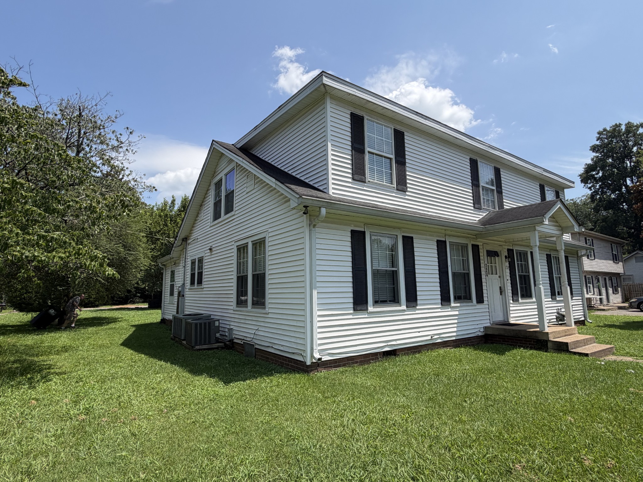 724 Fairview Ave