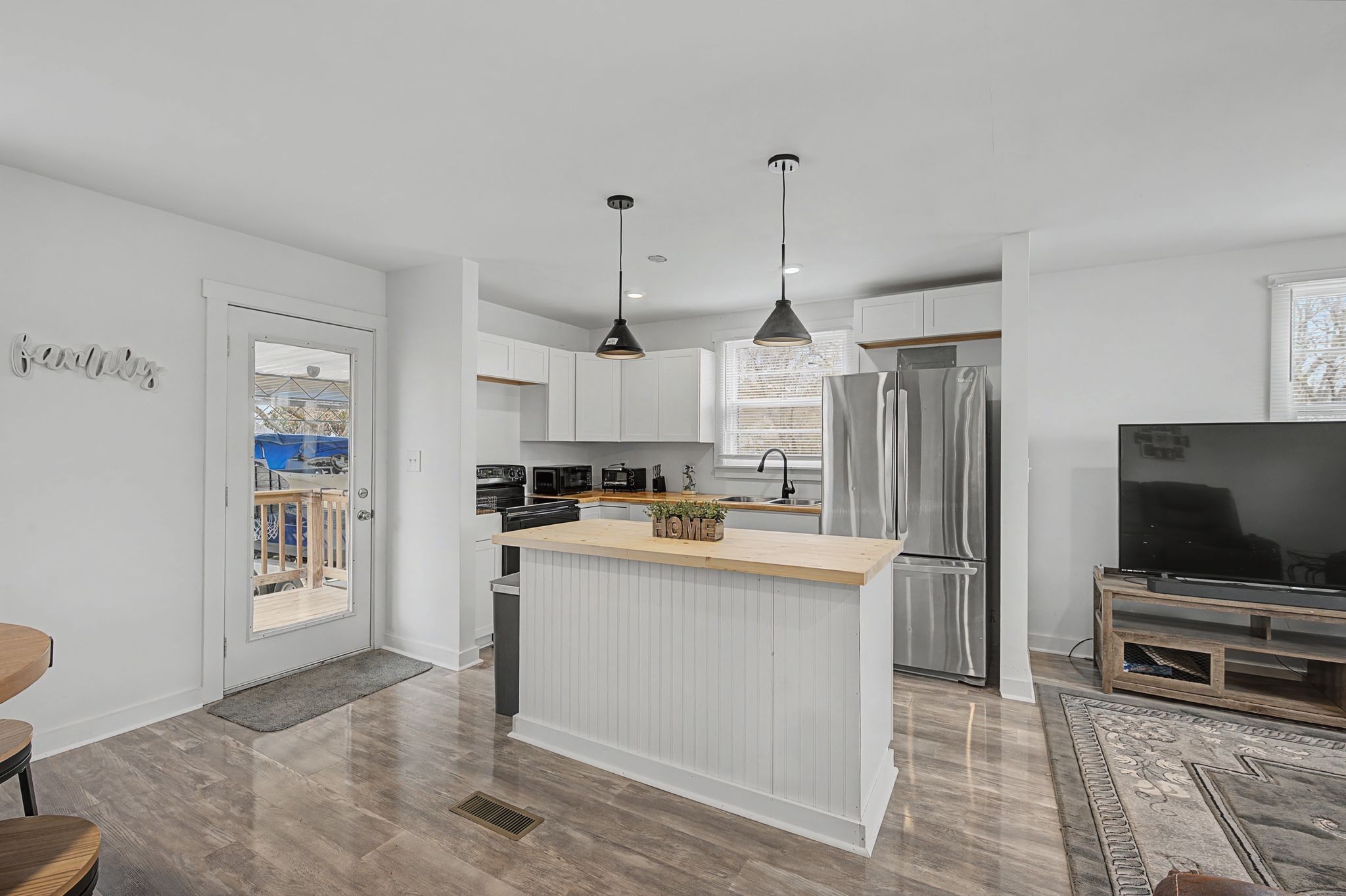 5017 Madeline Dr