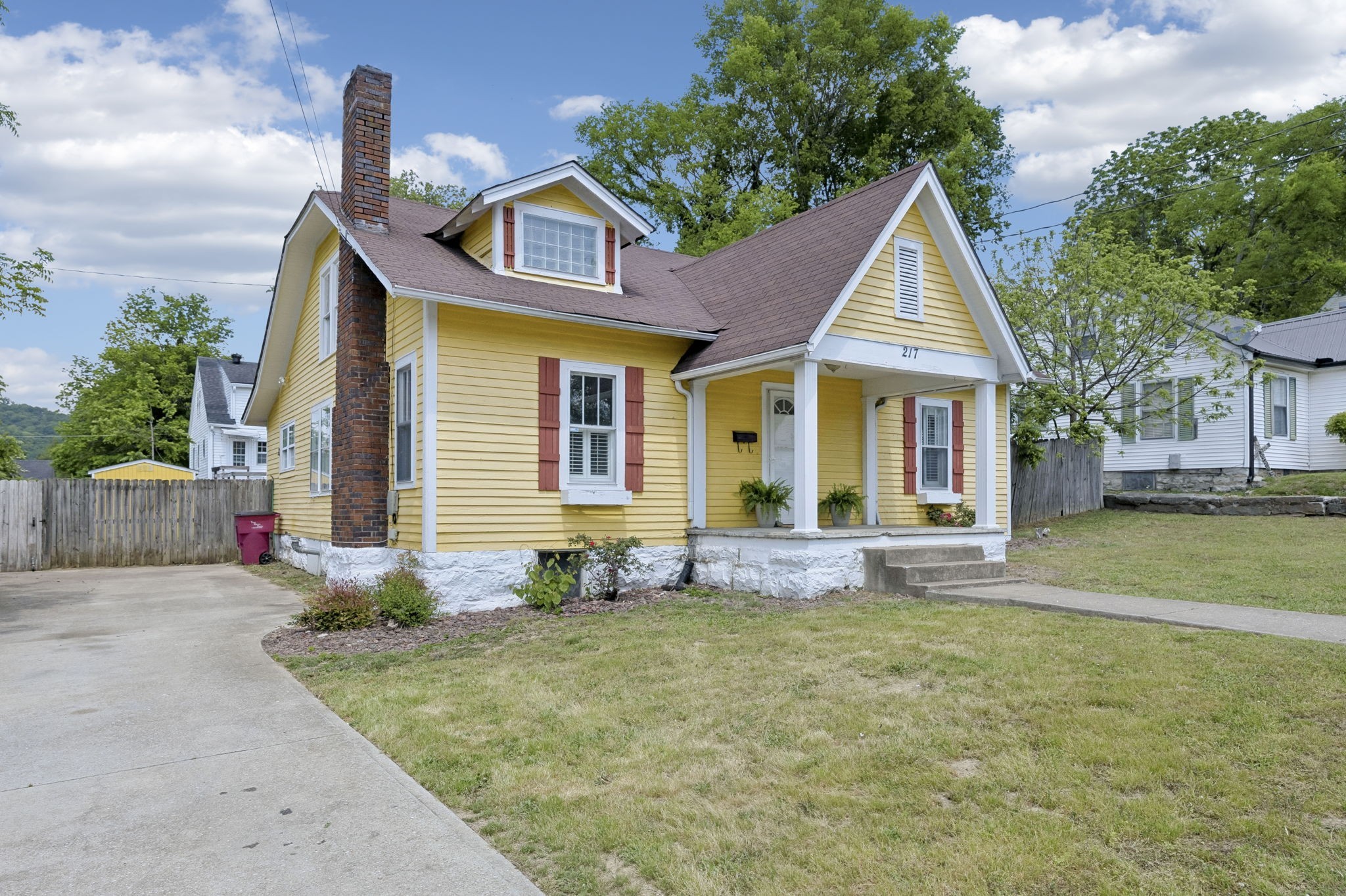 217 College Ave, E