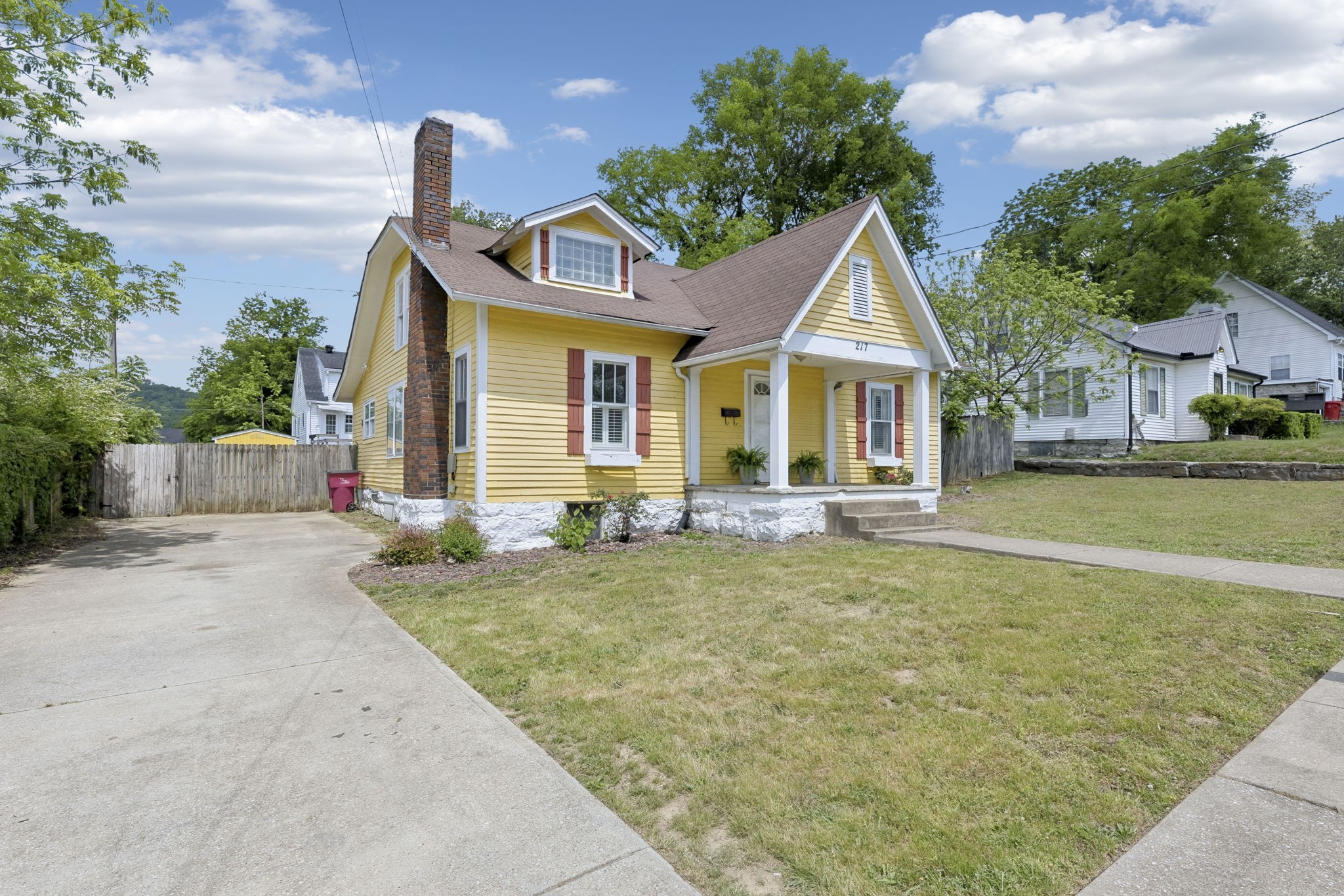 217 College Ave, E